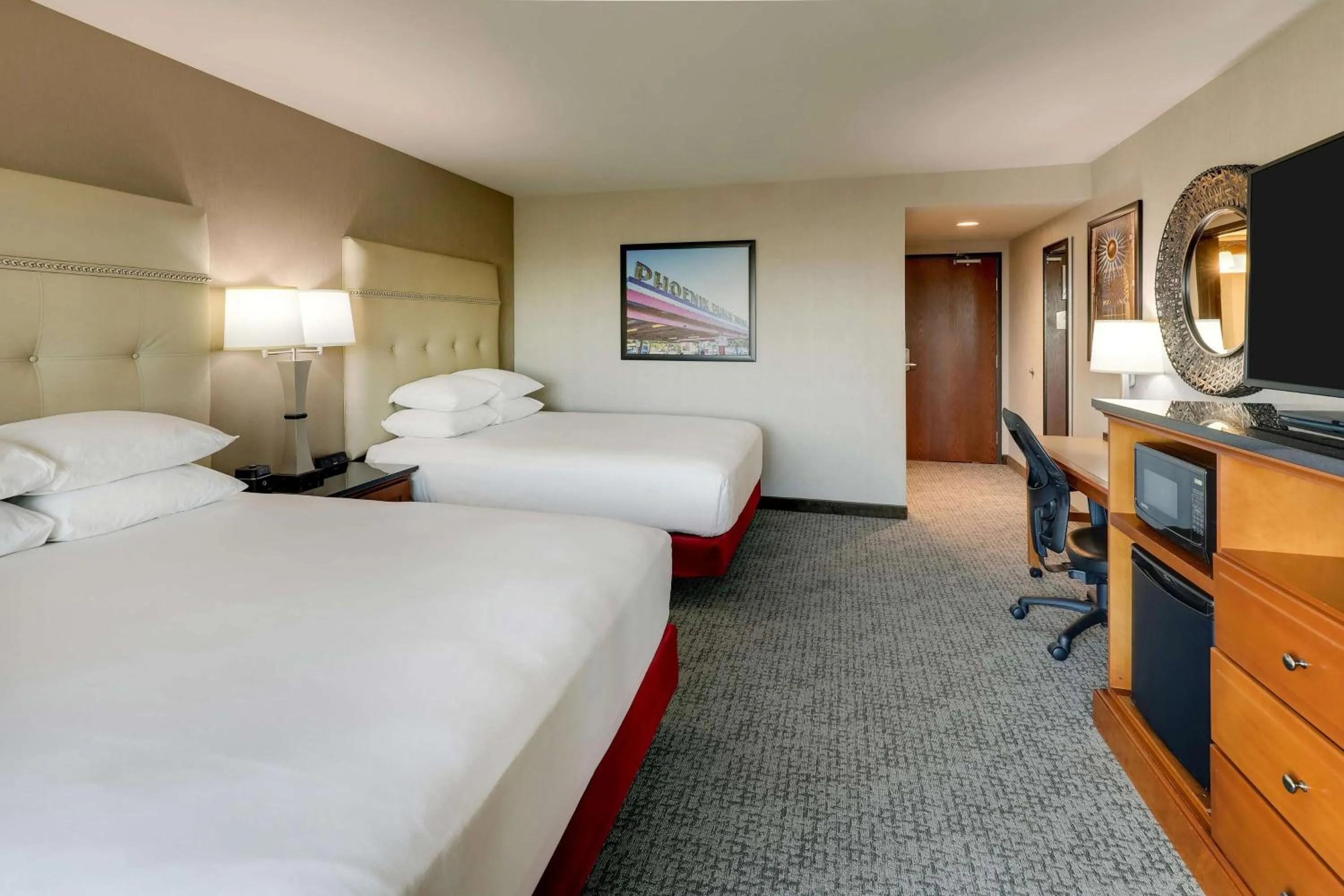 Bedroom, Bed in Drury Inn & Suites Phoenix Airport