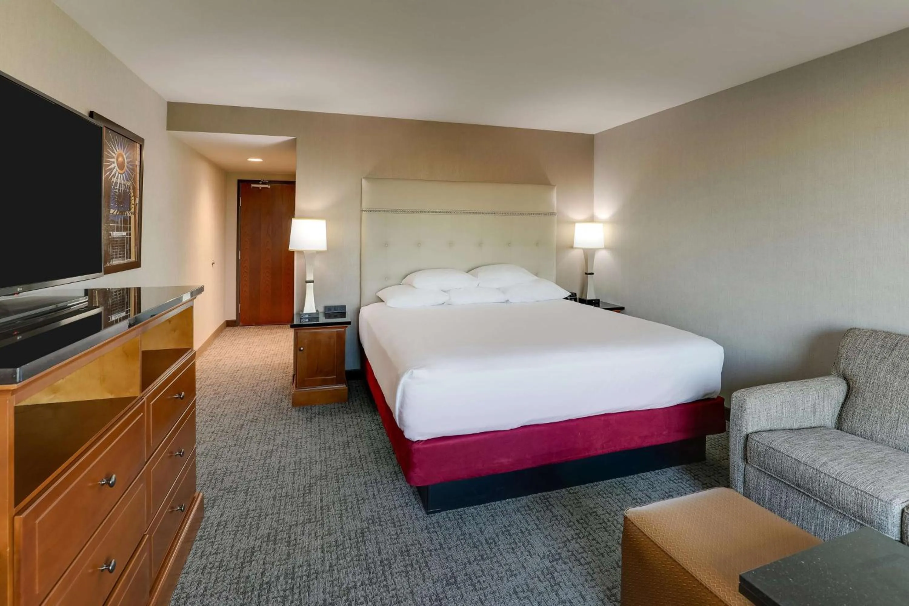 Bedroom, Bed in Drury Inn & Suites Phoenix Airport
