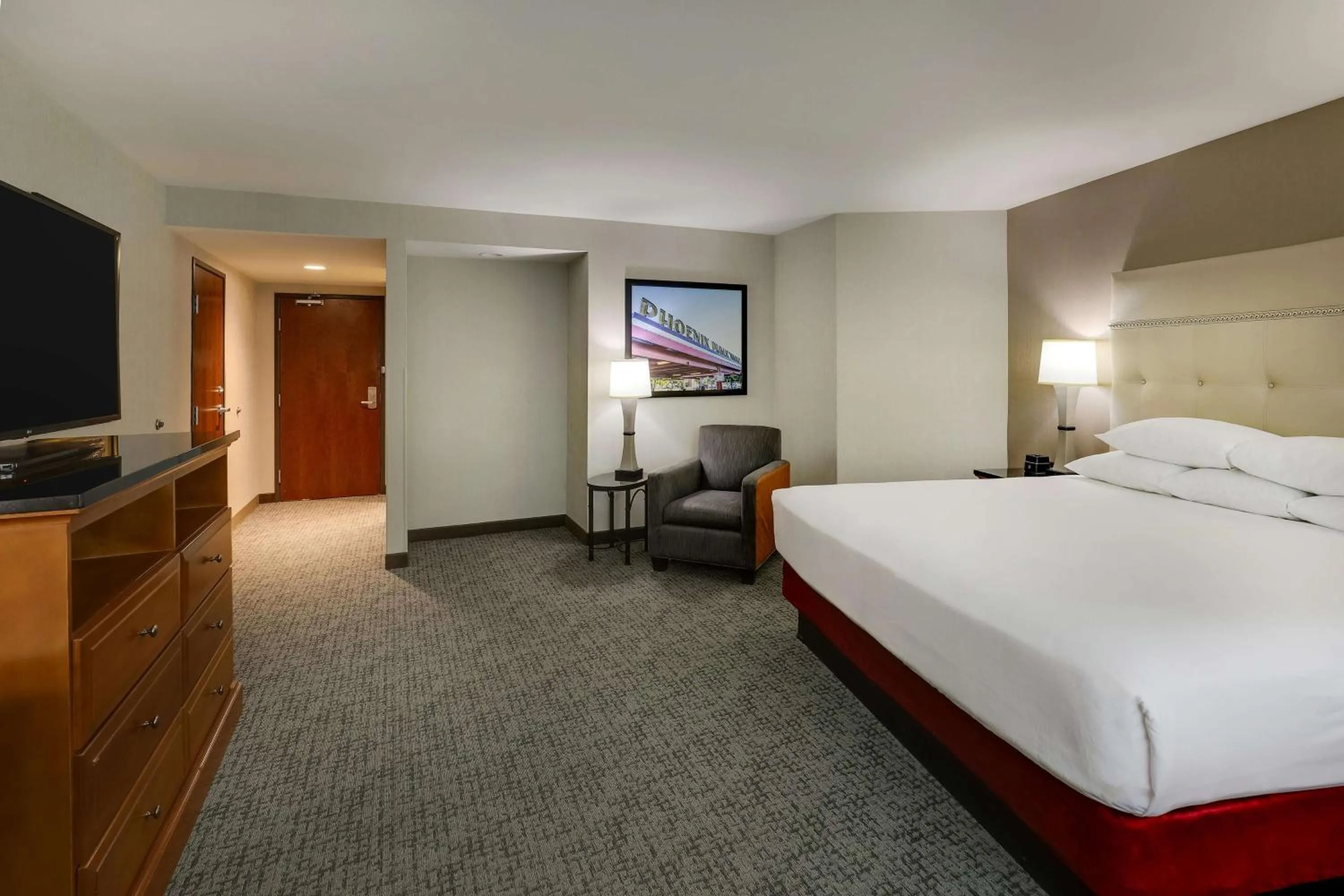 Bedroom, Bed in Drury Inn & Suites Phoenix Airport