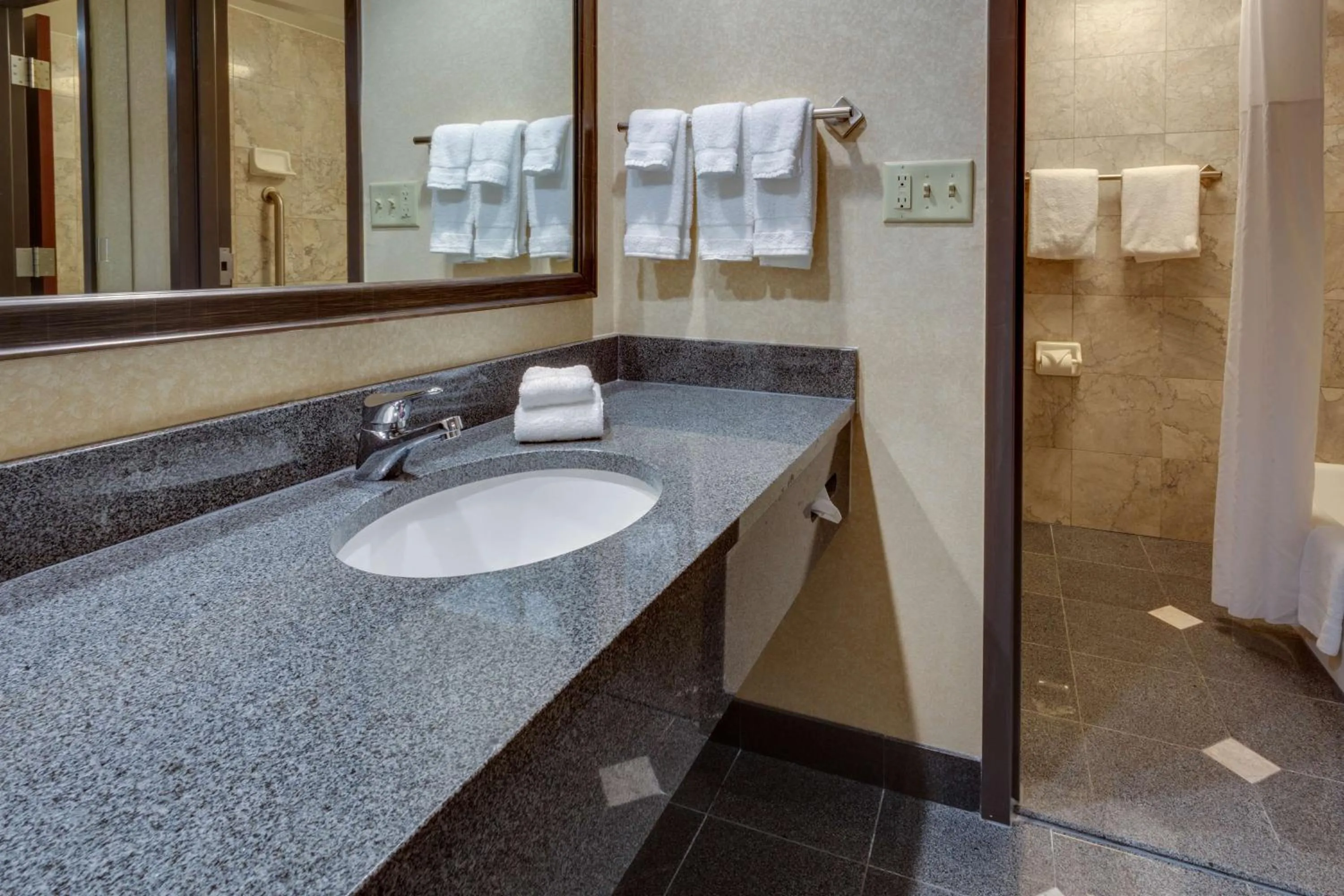 Bathroom in Drury Inn & Suites Memphis Southaven