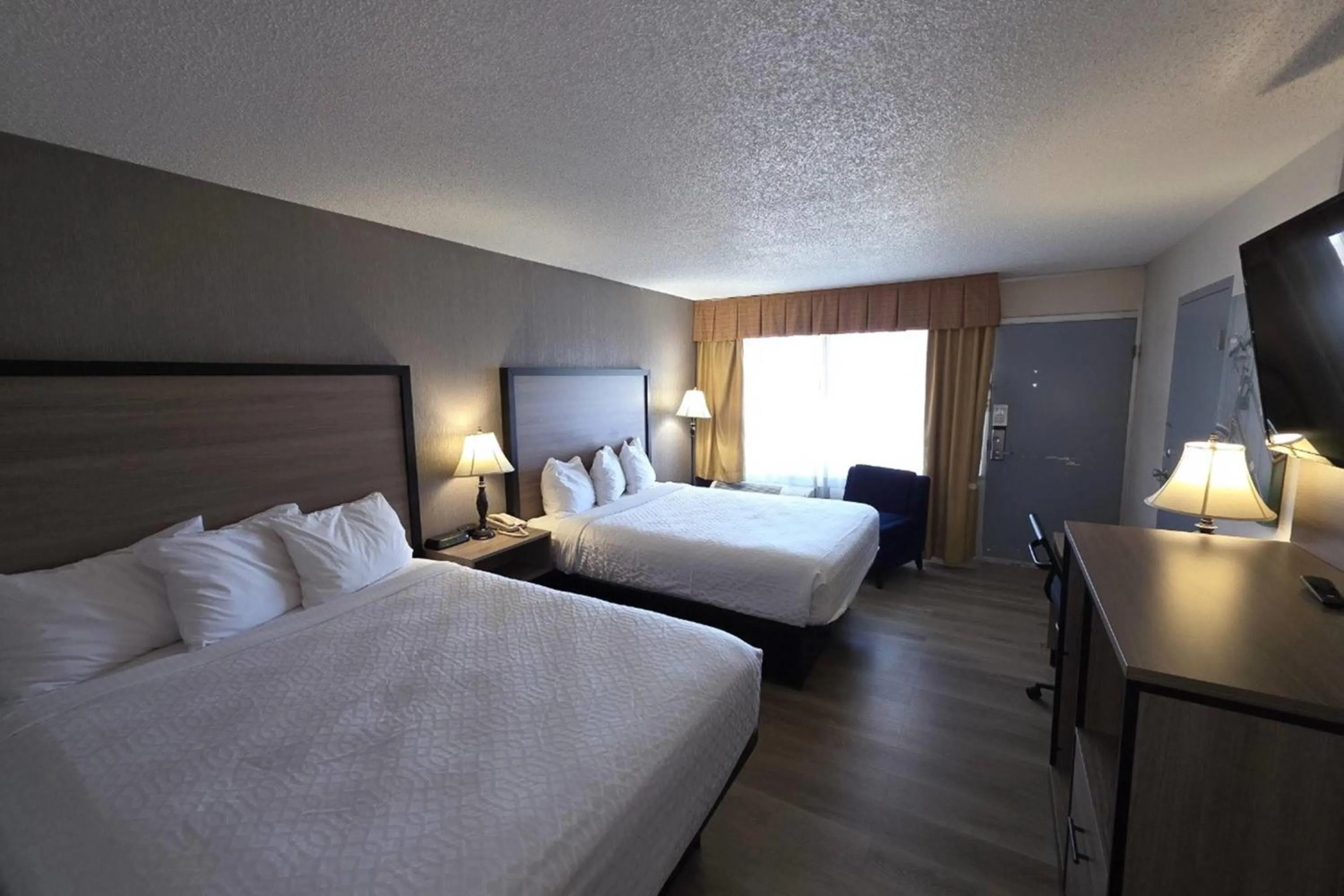 Photo of the whole room, Bed in Baymont by Wyndham Culpeper