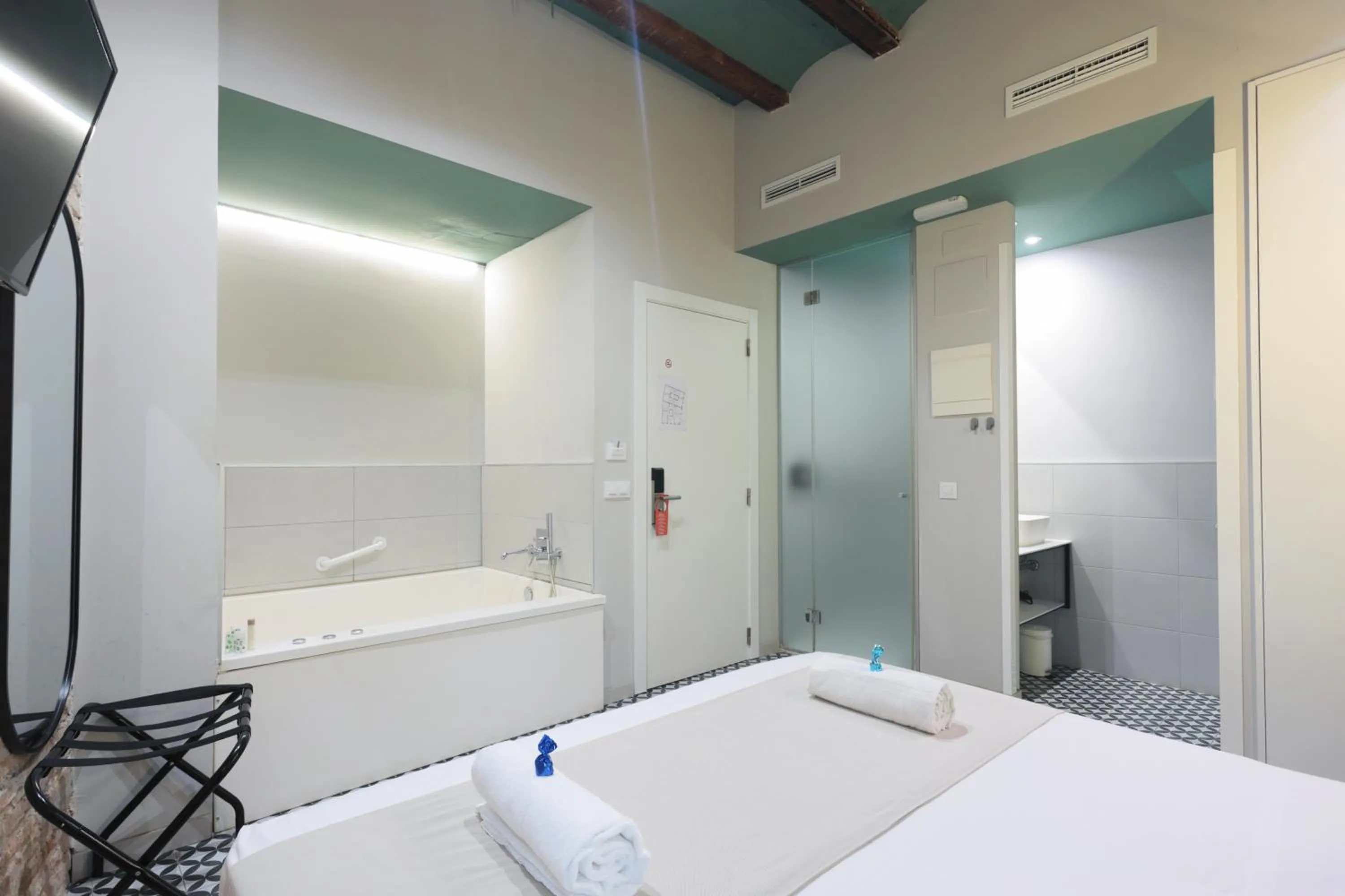 Bed in YOU & CO. Quart Boutique