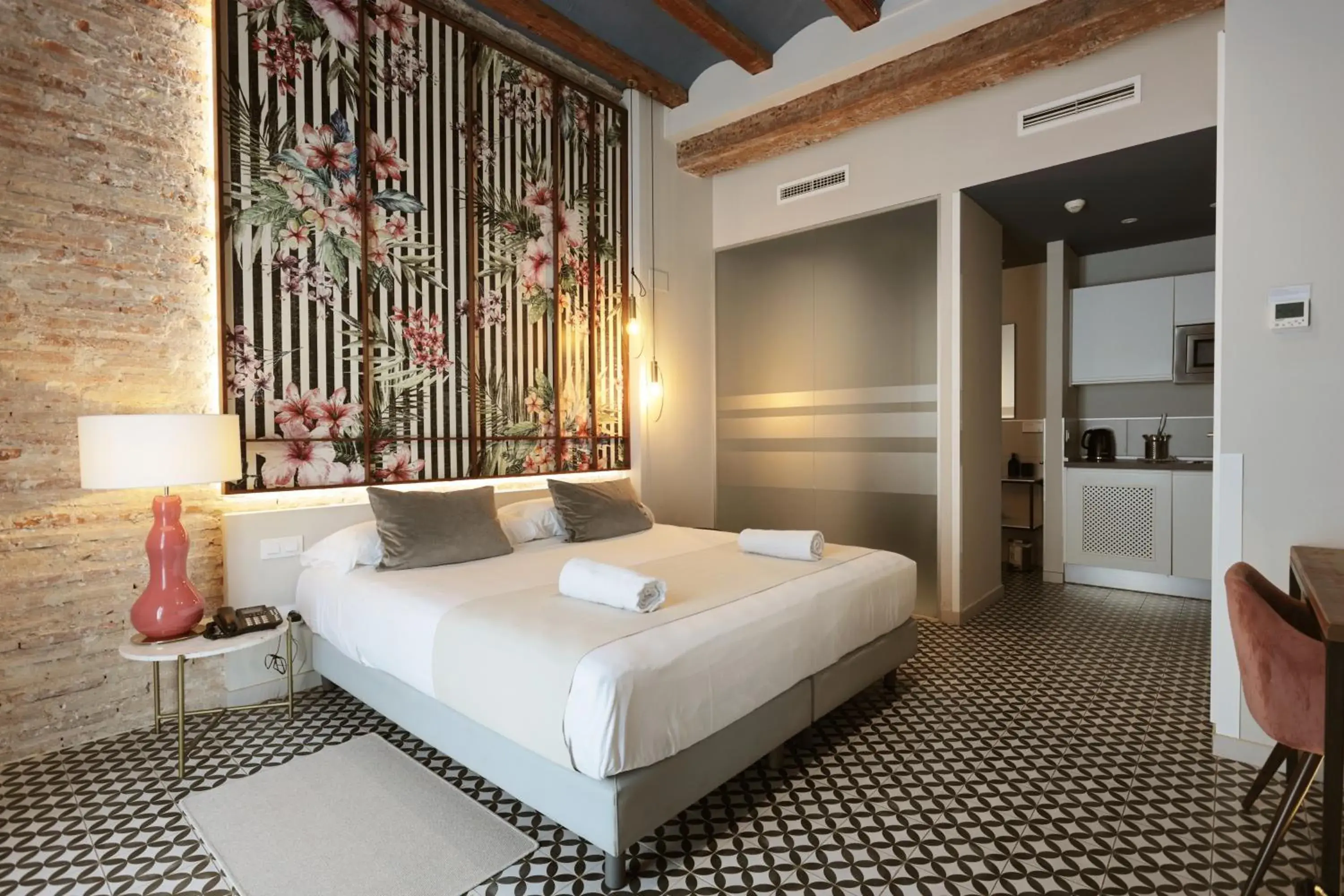 Bed in YOU & CO. Quart Boutique Bed in YOU & CO. Quart Boutique