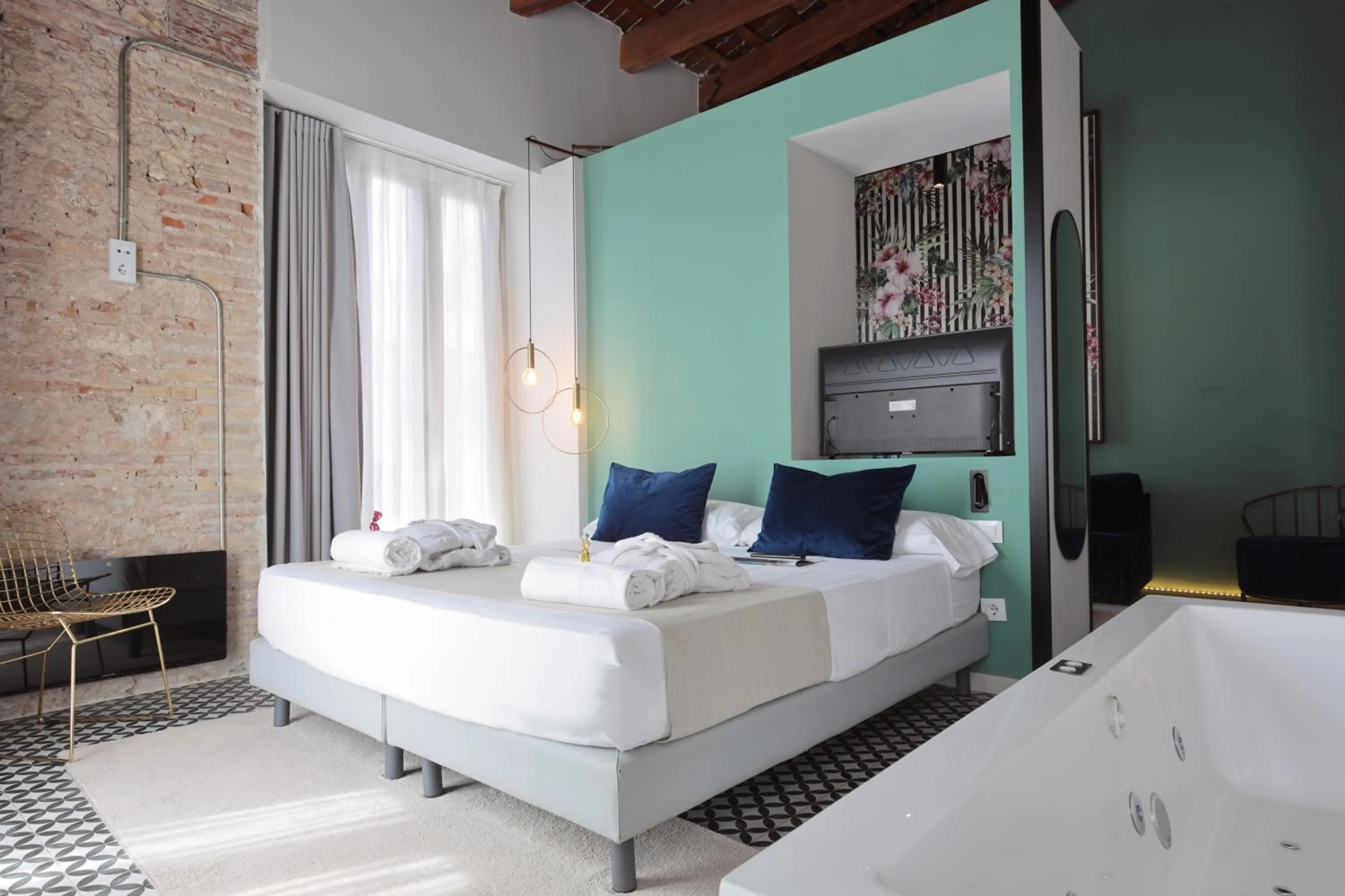 Bed in YOU & CO. Quart Boutique