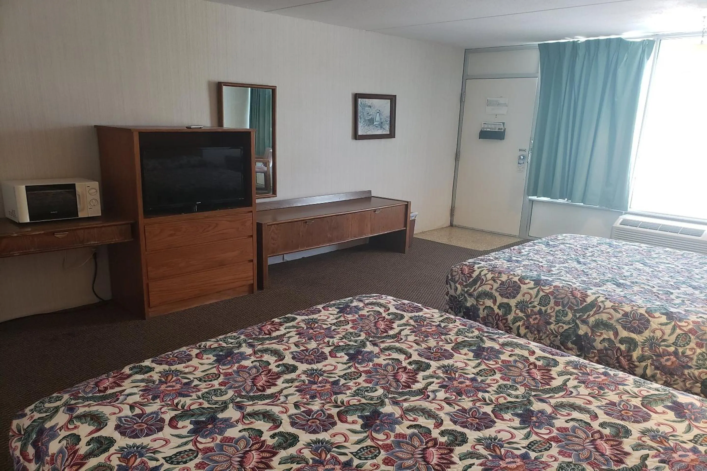 Bedroom, Bed in OYO Hotel Whitely City Hwy 27 KY