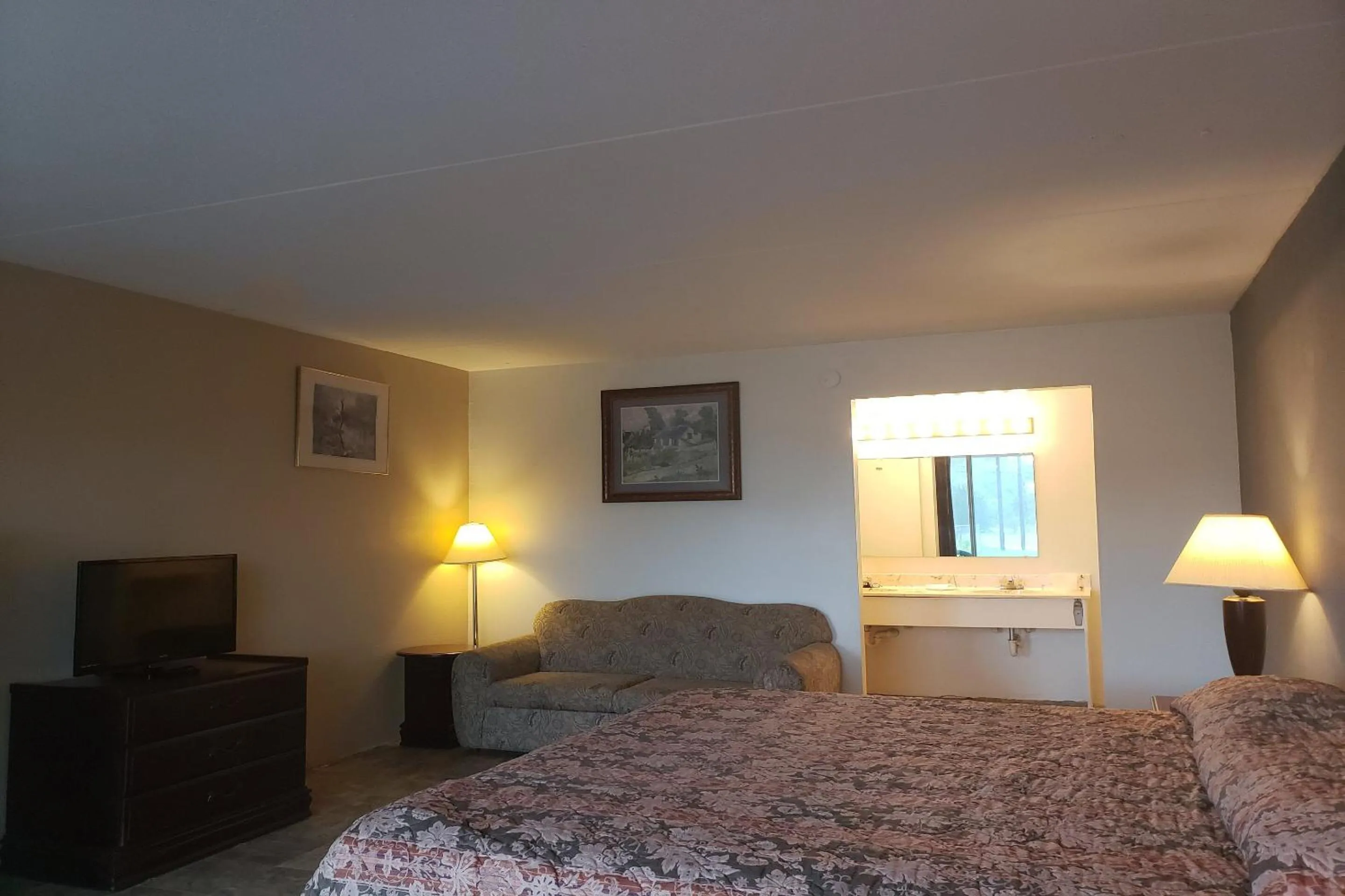 Bedroom, Bed in OYO Hotel Whitely City Hwy 27 KY