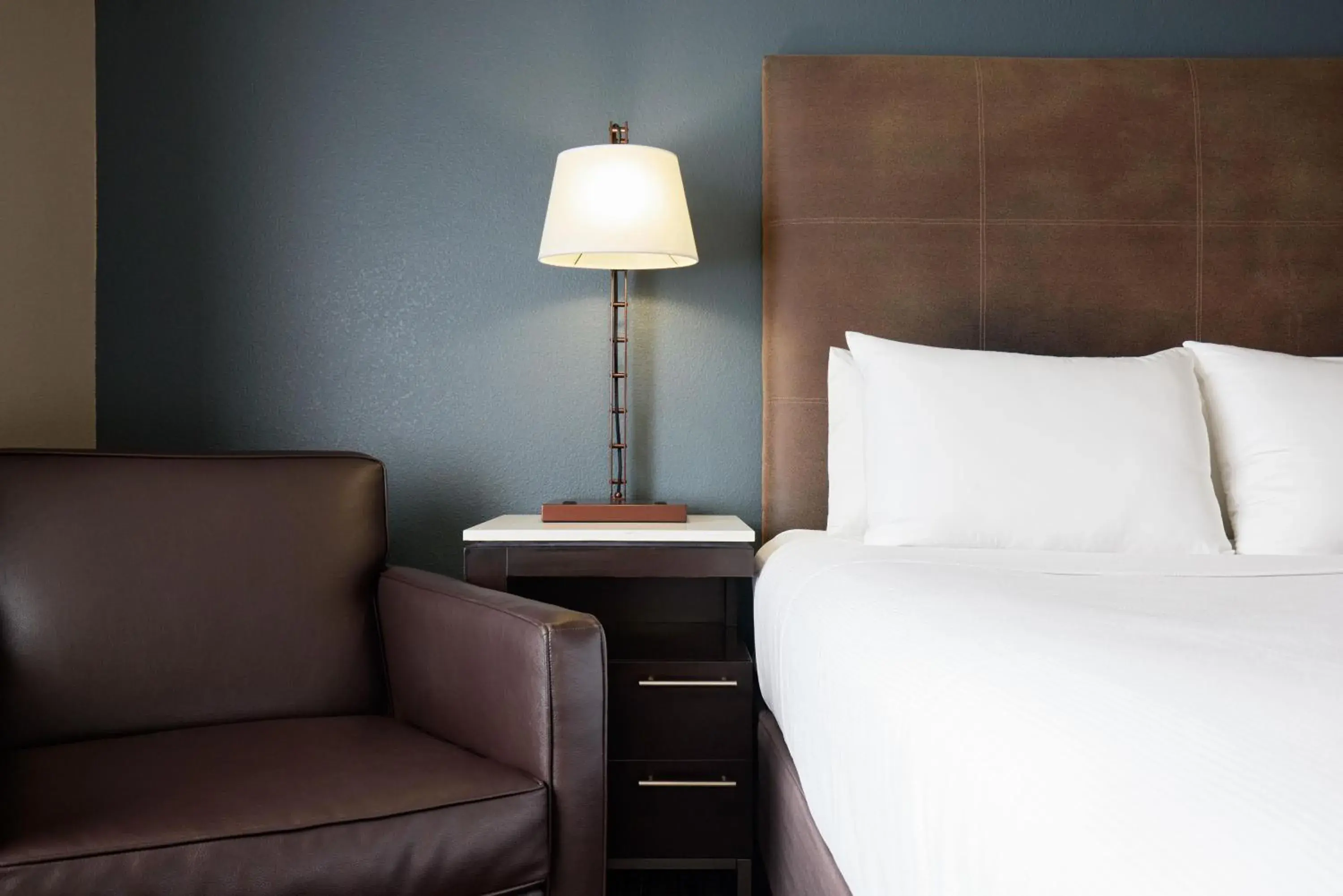 Bedroom, Bed in Hyatt House Seattle Bellevue Bedroom, Bed in Hyatt House Seattle Bellevue