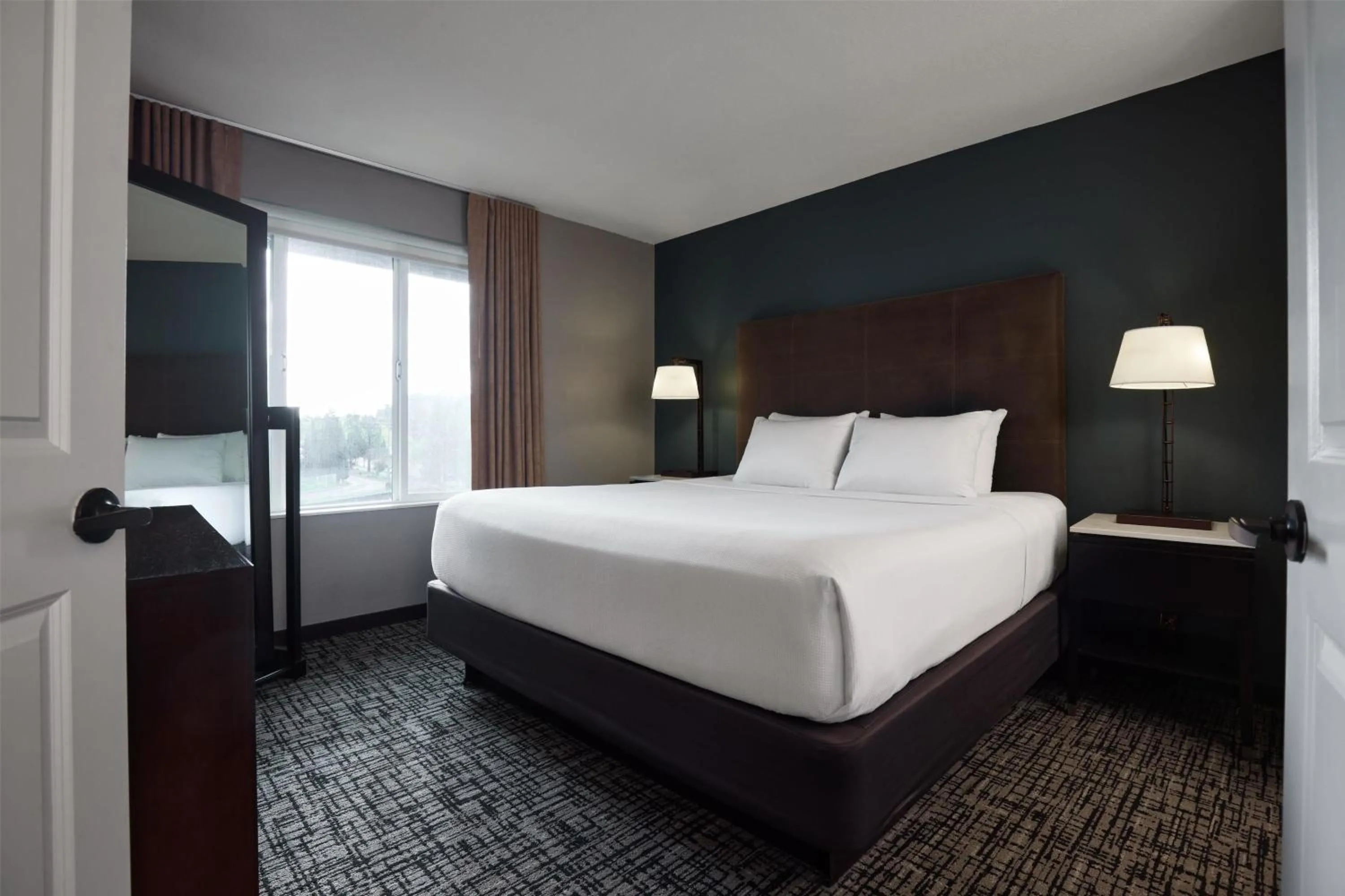 Photo of the whole room, Bed in Hyatt House Seattle Bellevue