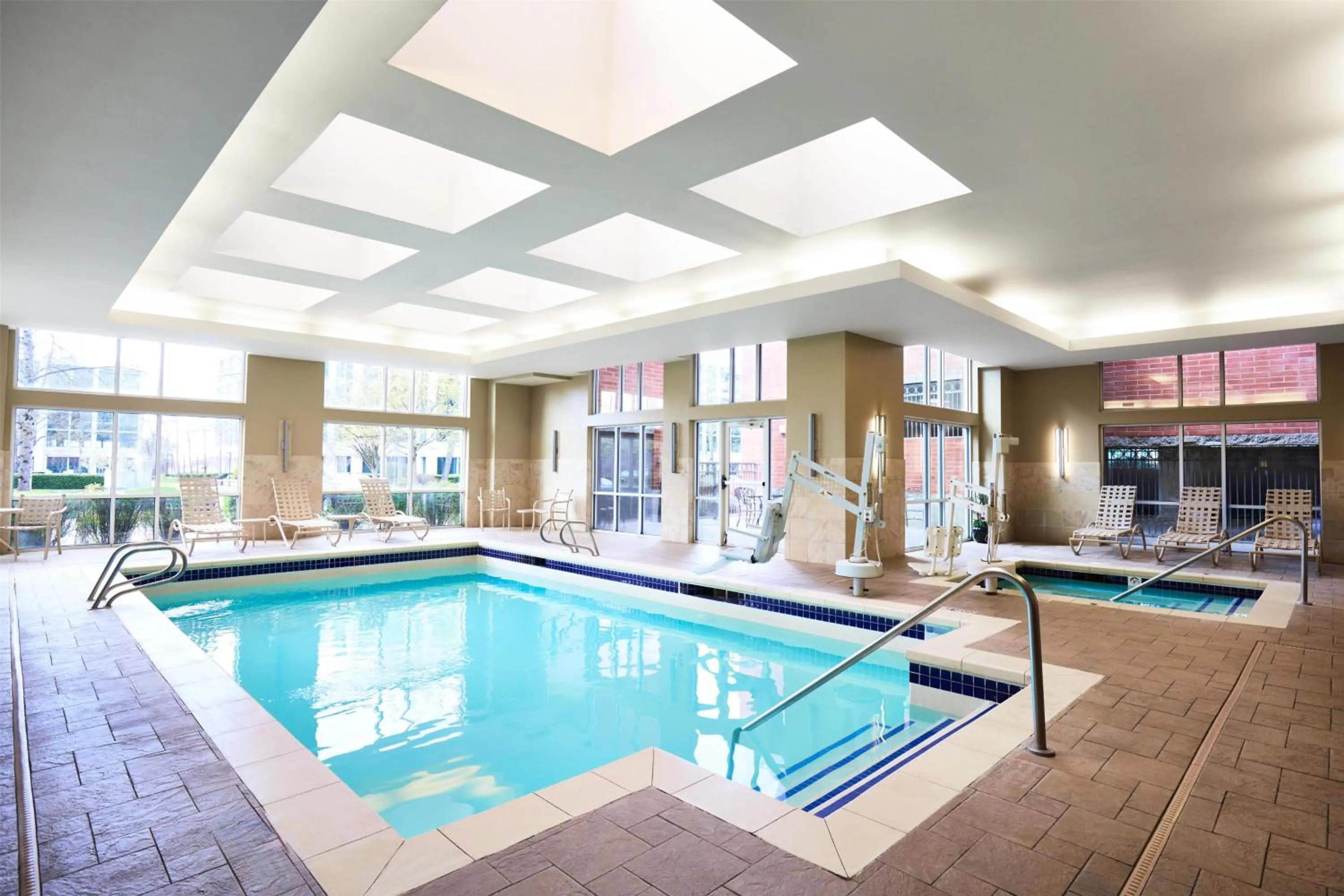 Swimming pool in Hyatt House Seattle Bellevue