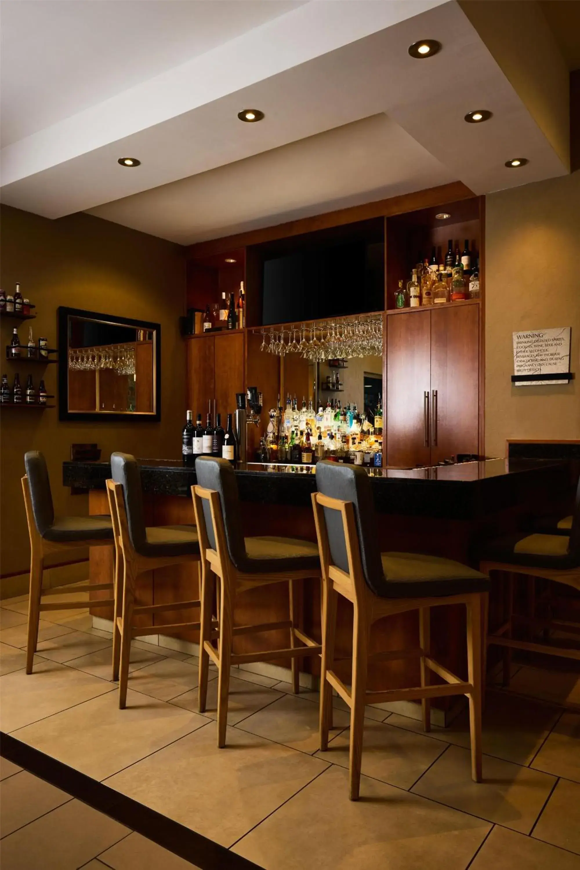 Lounge or bar in Hyatt House Seattle Bellevue Lounge or bar in Hyatt House Seattle Bellevue