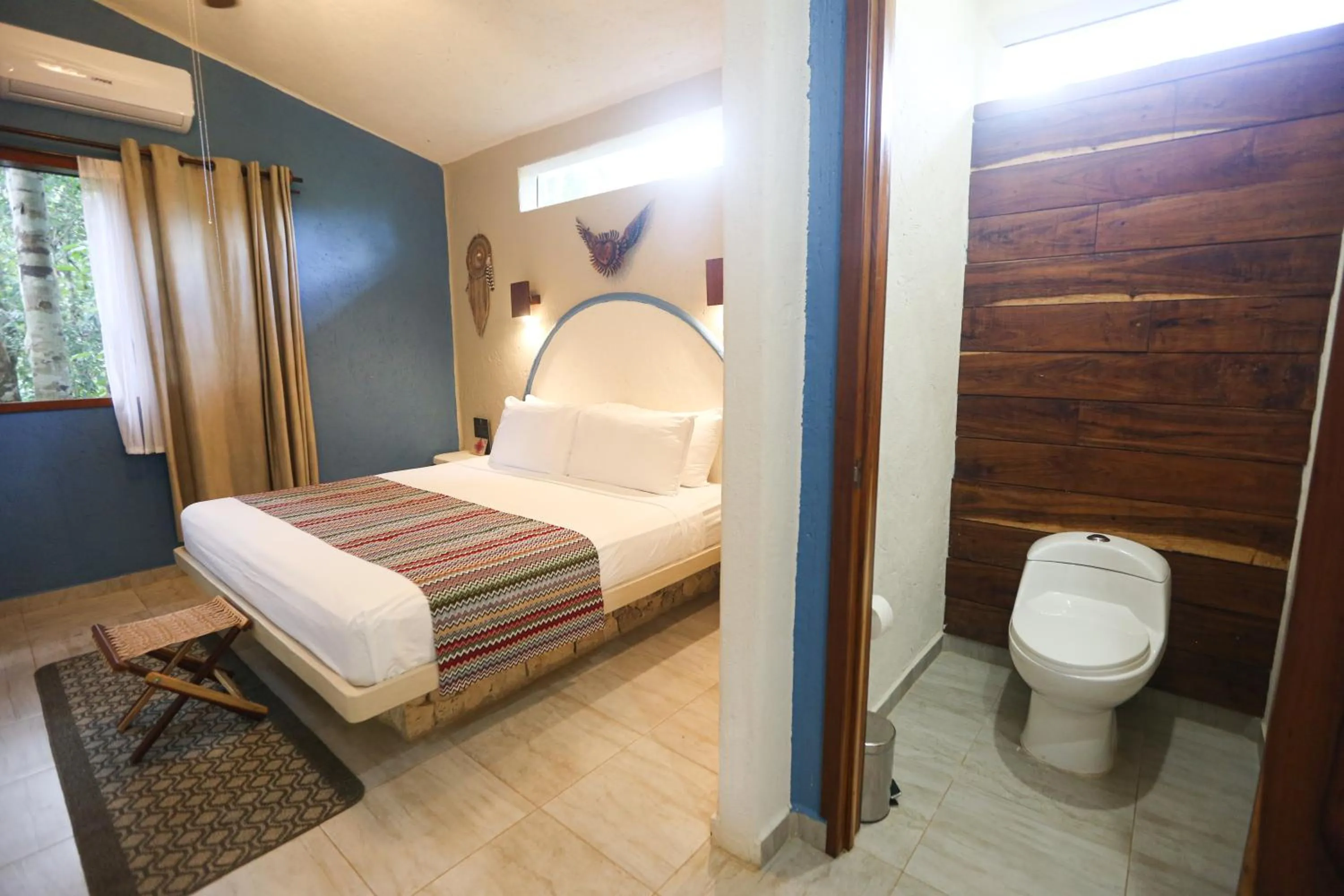 Bathroom, Bed in ALDEA JO-YAH