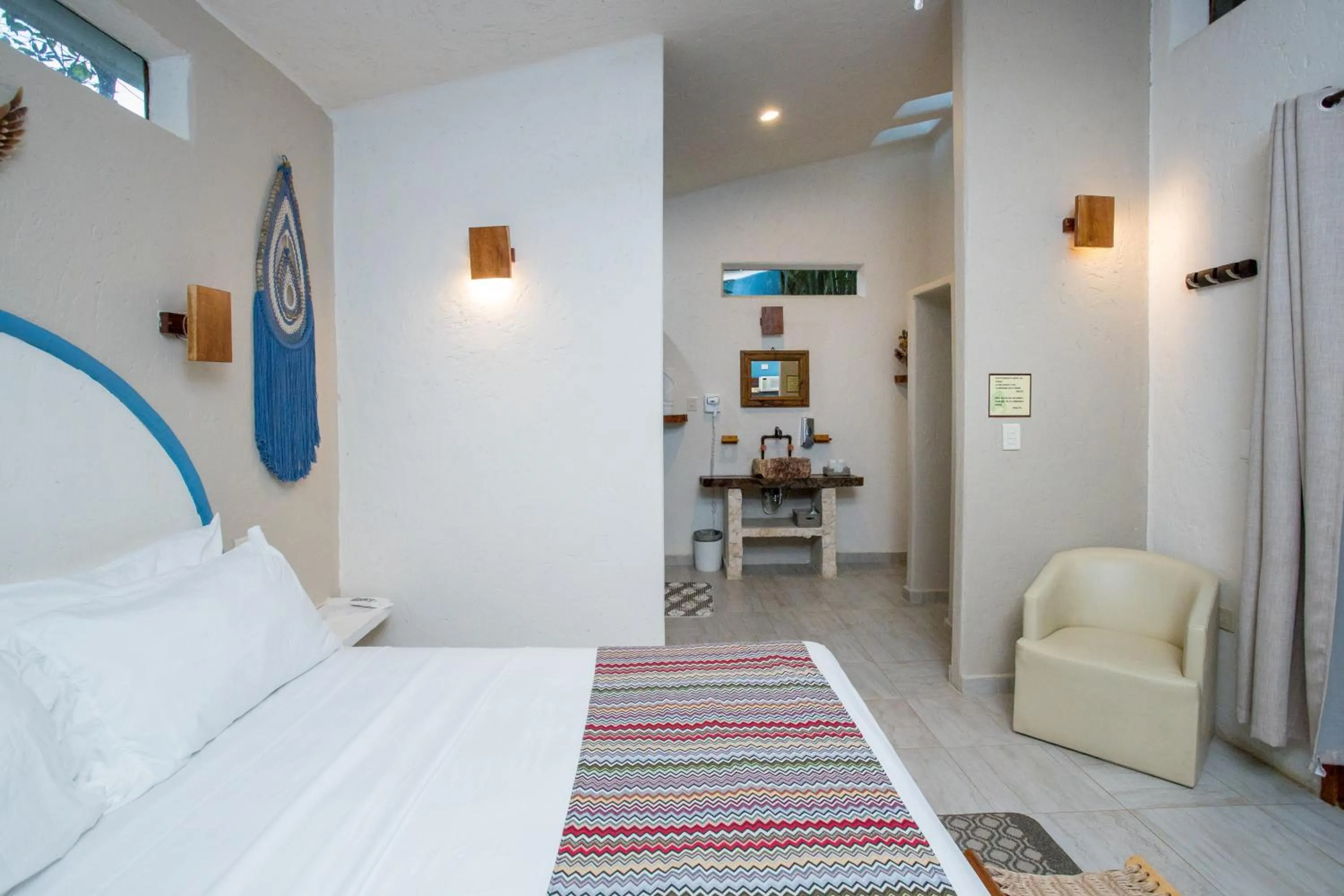 Photo of the whole room, Bed in ALDEA JO-YAH