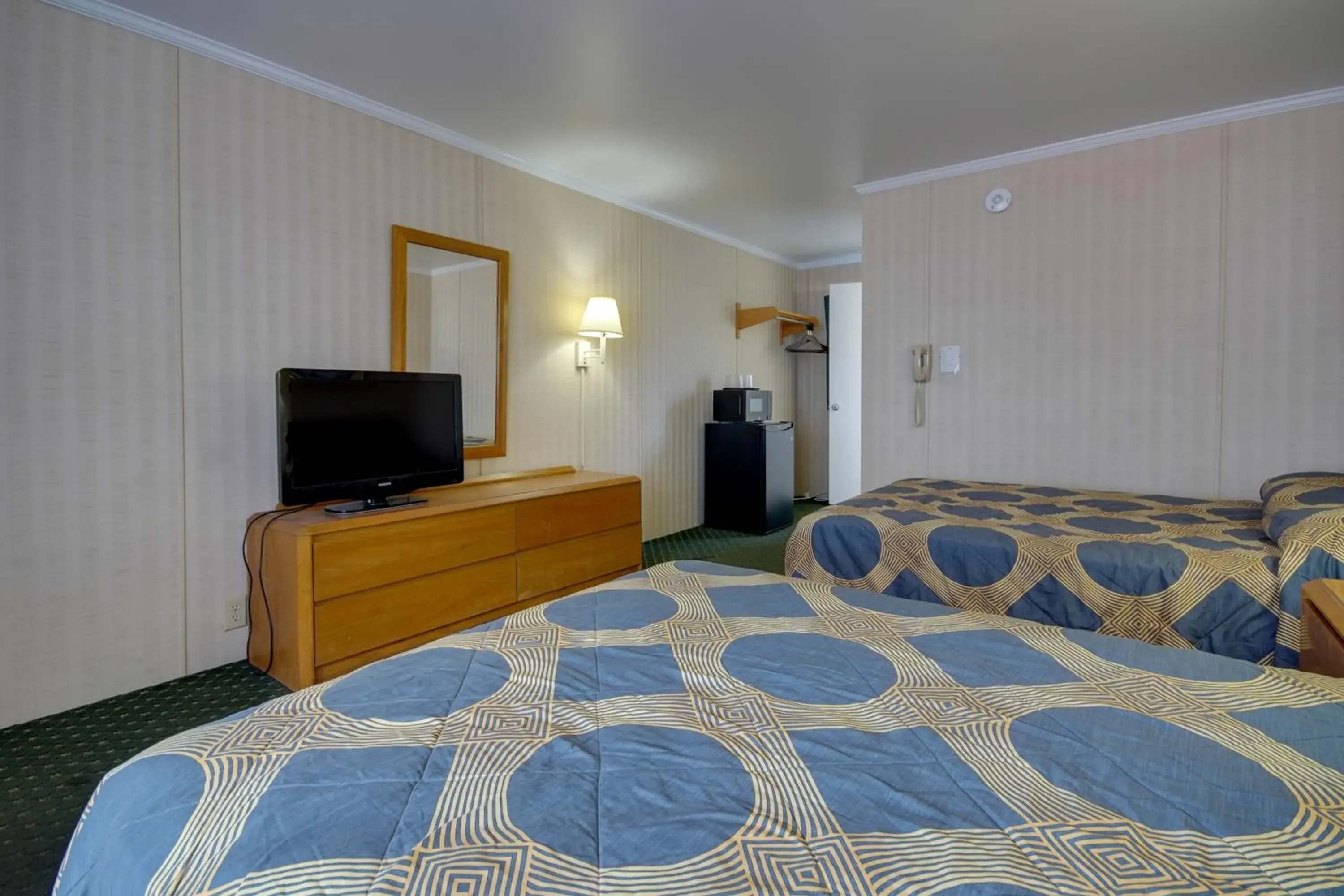 2 Double Bed Oceanview in Sahara Motel 2 Double Bed Oceanview in Sahara Motel