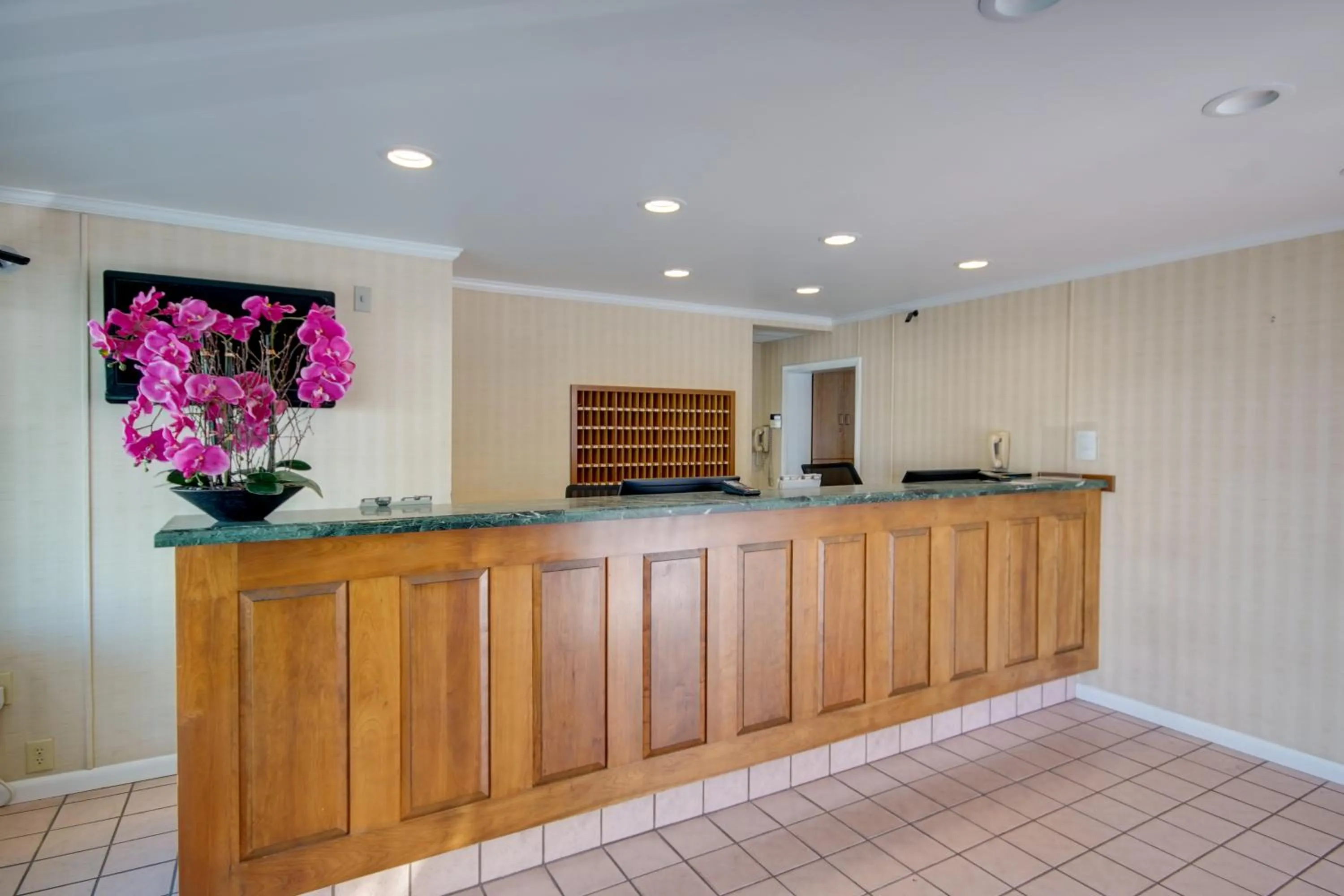 Lobby or reception in Sahara Motel