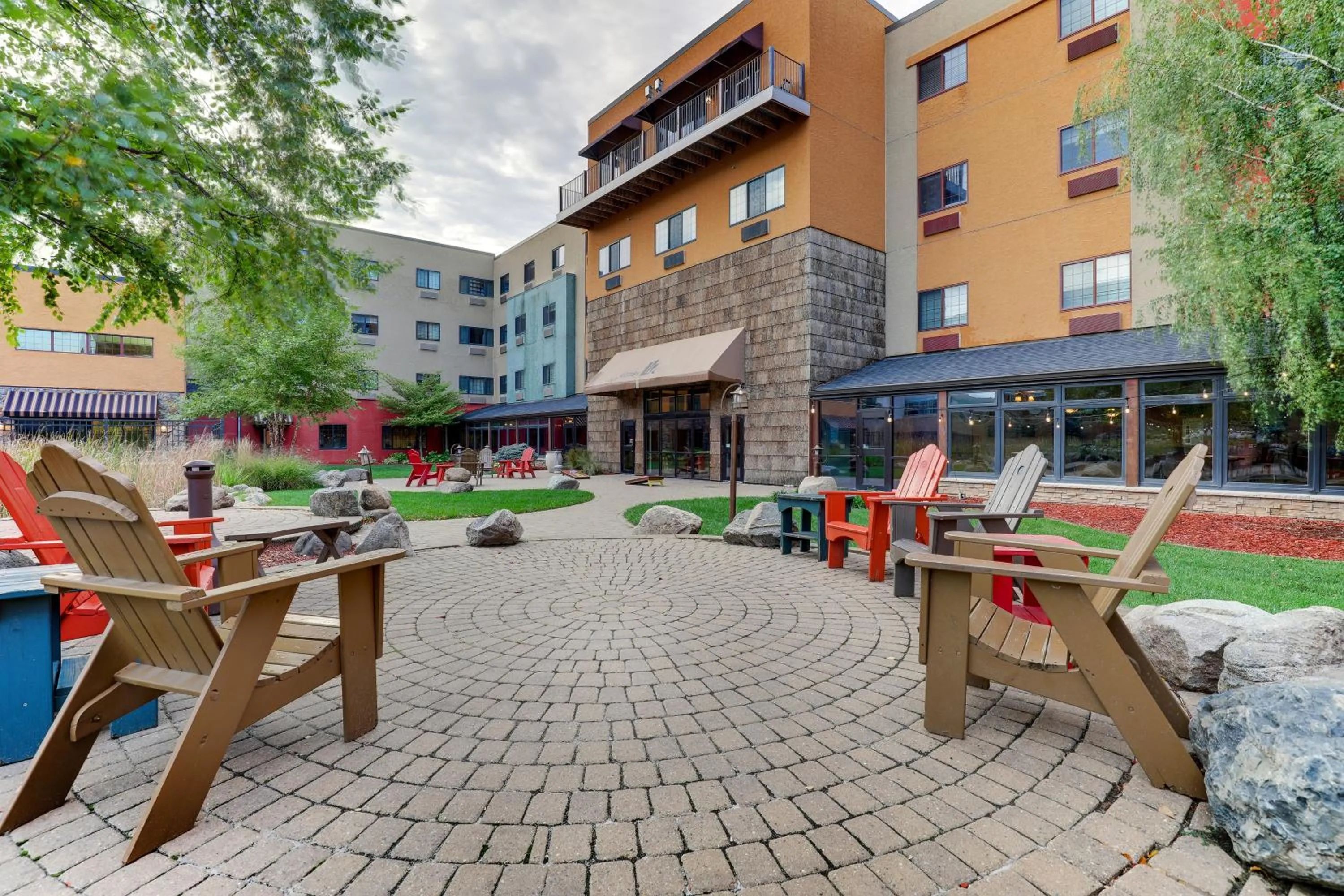 Patio in Stoney Creek Hotel Sioux City