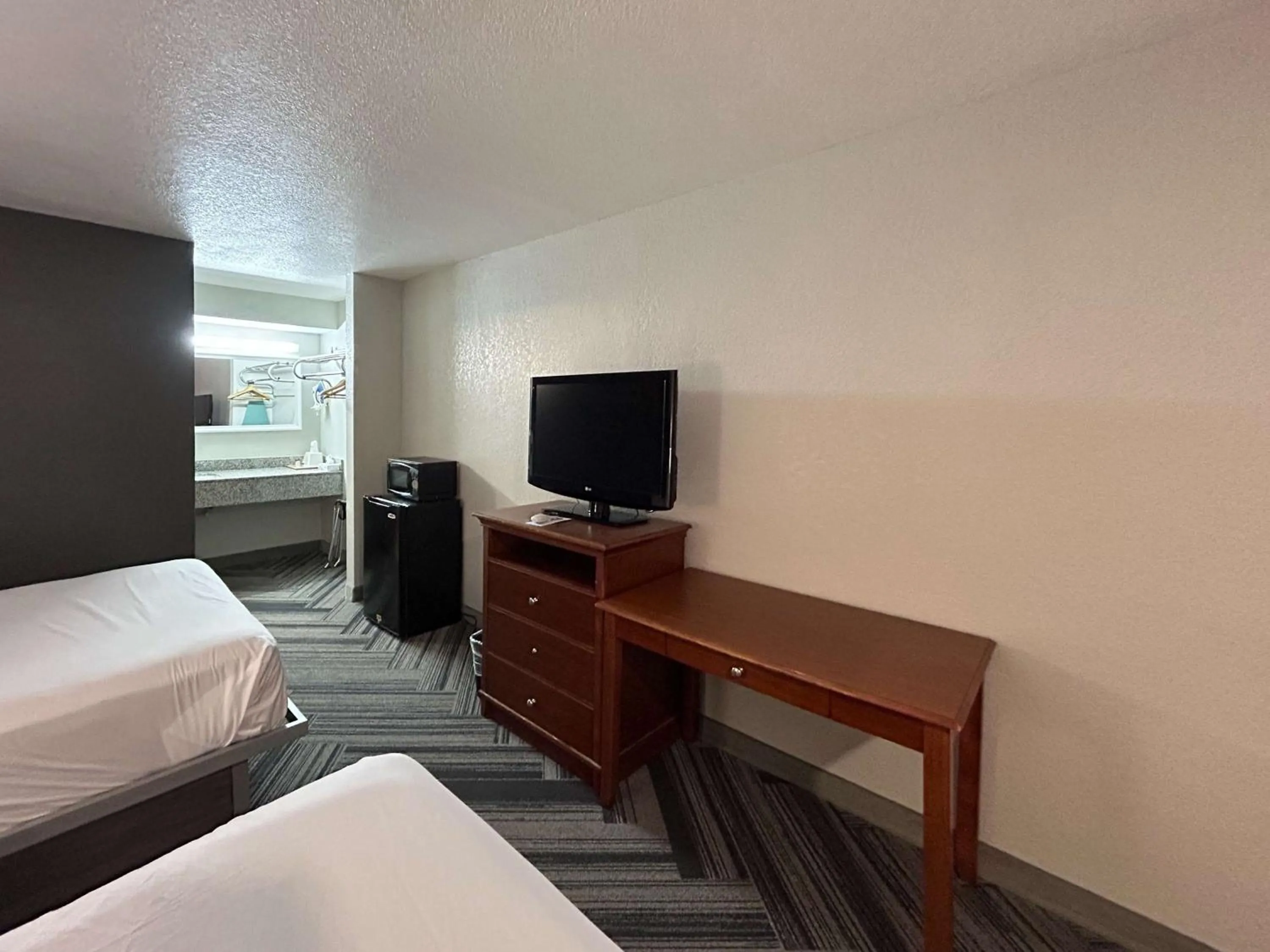 Bedroom, Bed in Motel 6 Ada OK