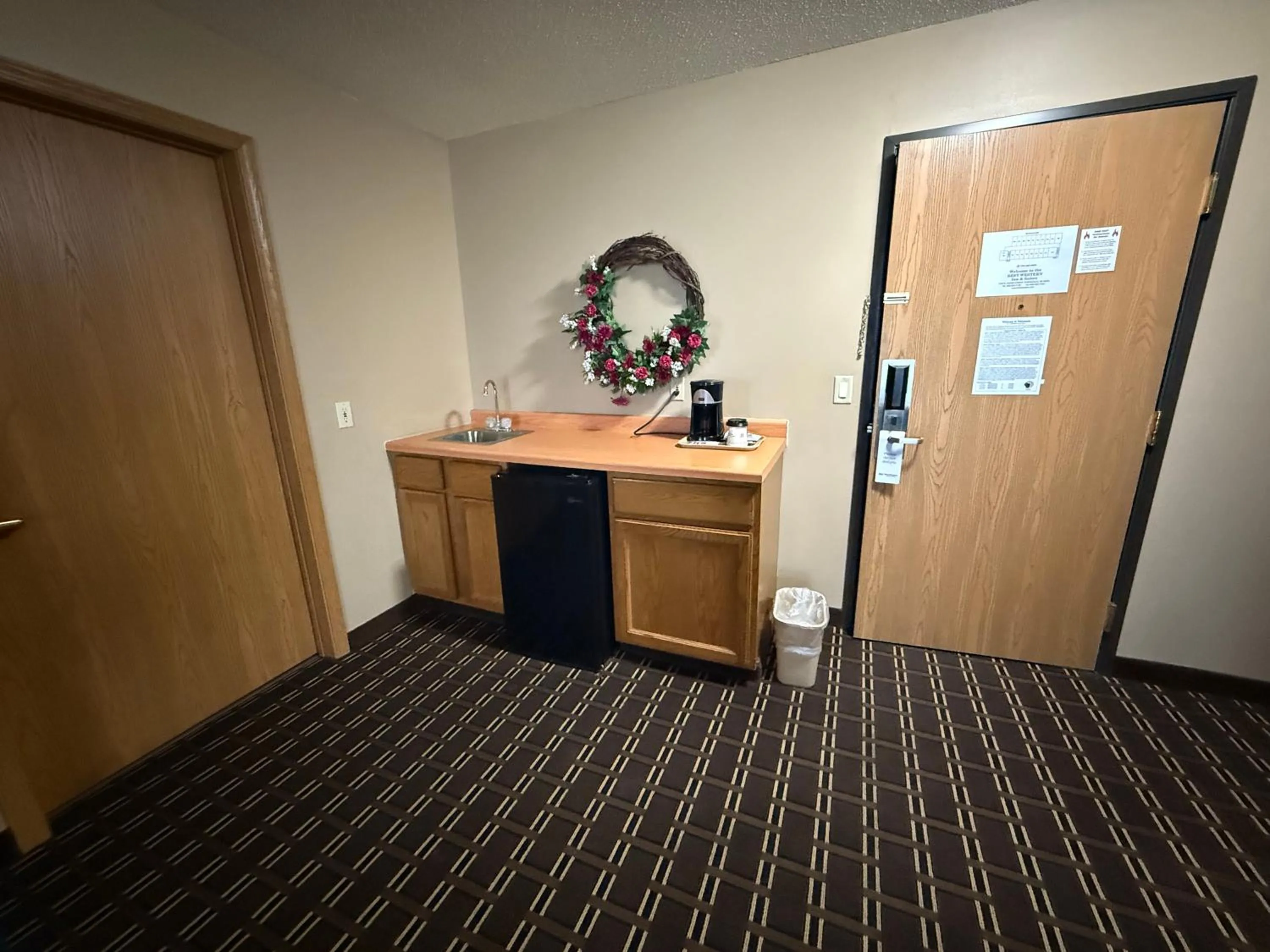 Kitchen or kitchenette in Best Western Dodgeville Inn & Suites