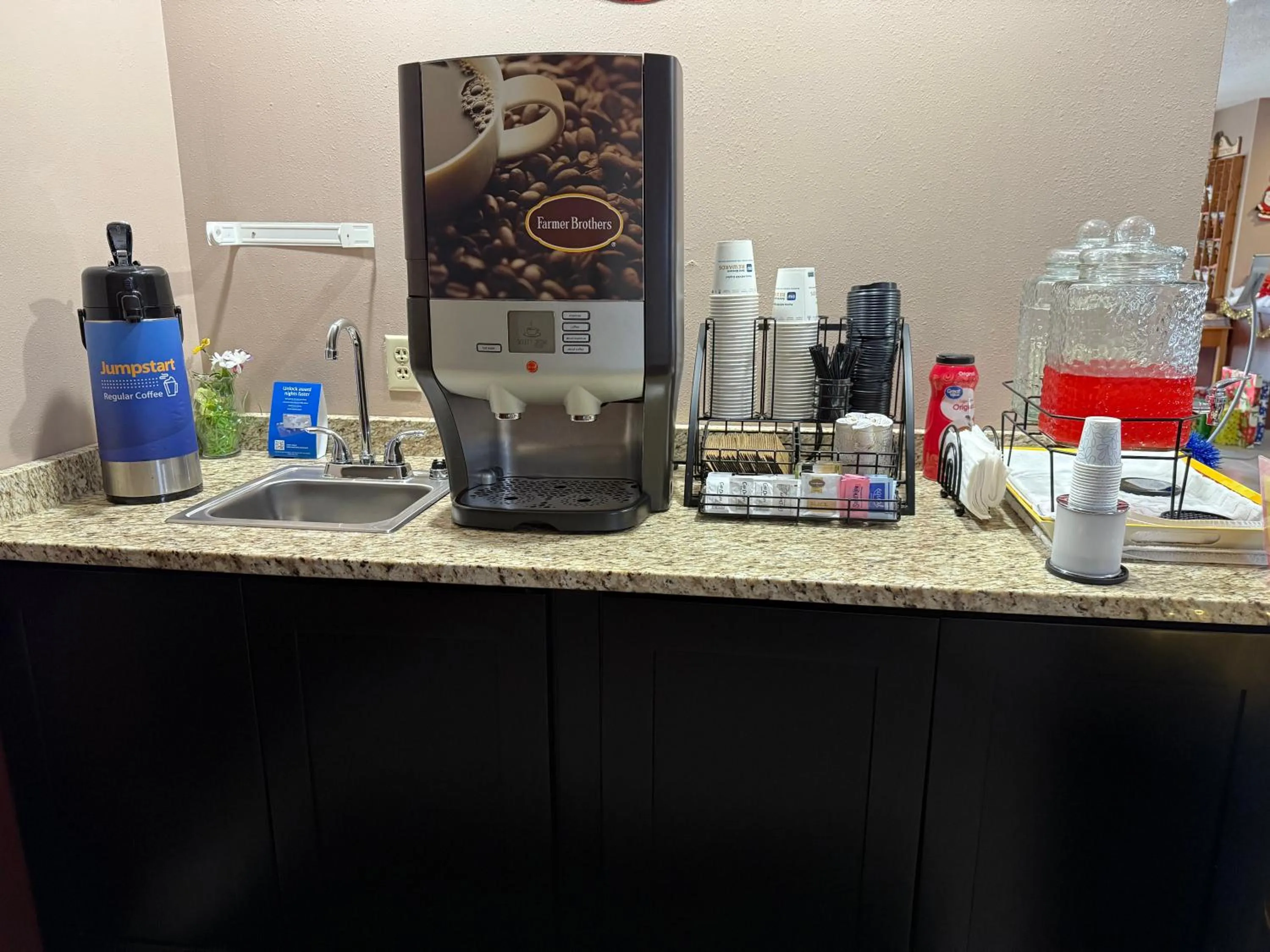 Coffee/tea facilities in Best Western Dodgeville Inn & Suites