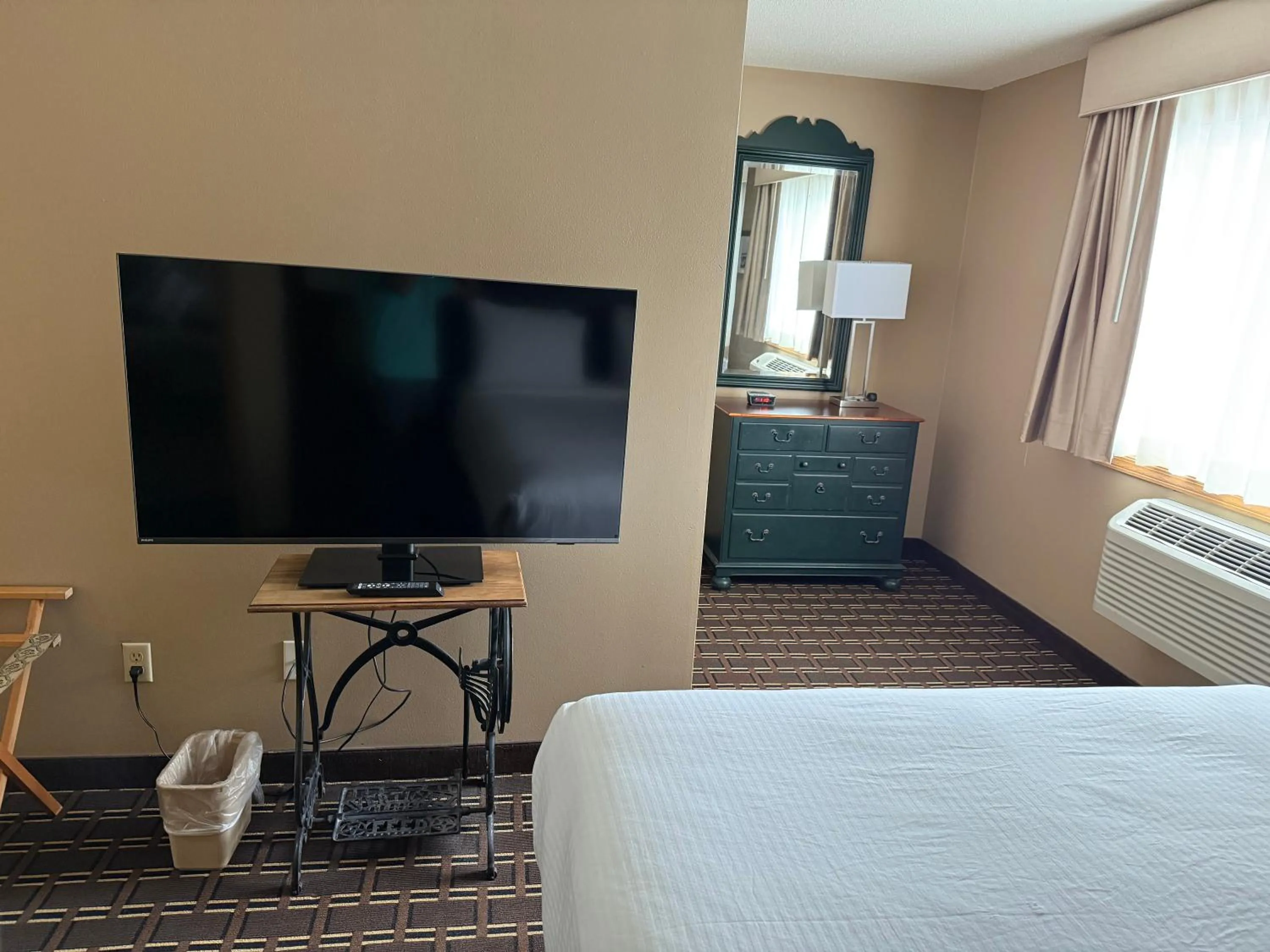 Bed in Best Western Dodgeville Inn & Suites