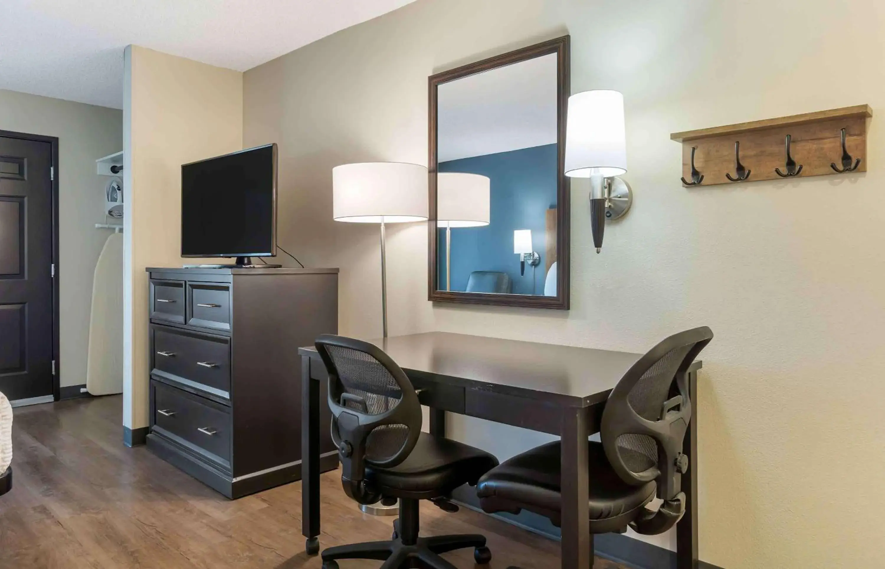 Bedroom in Extended Stay America Suites - Seattle - Redmond Bedroom in Extended Stay America Suites - Seattle - Redmond