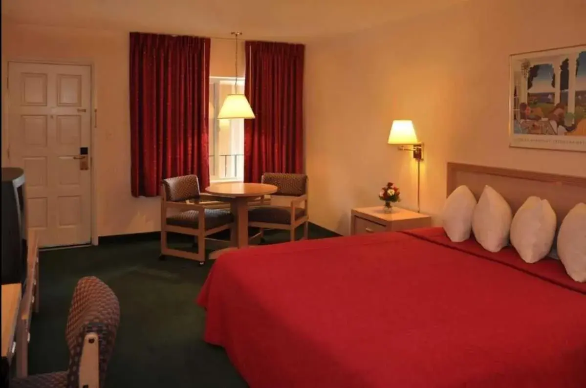 Bed in Cimarron Inn Klamath Falls Bed in Cimarron Inn Klamath Falls