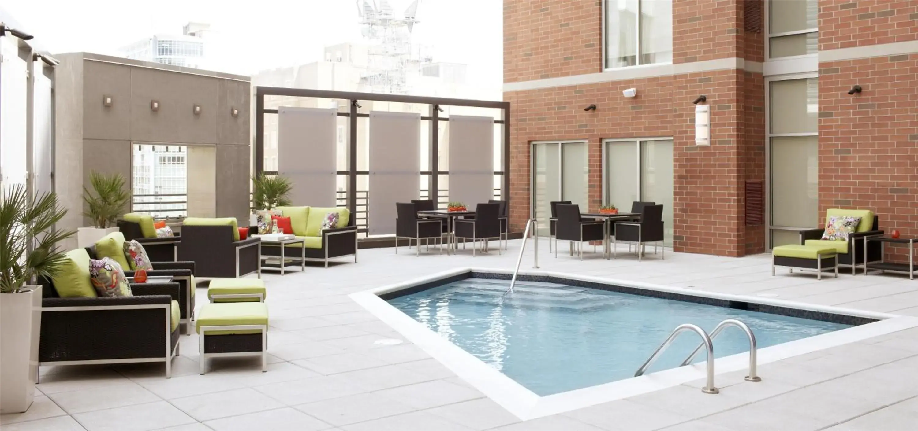 Swimming pool in Hyatt House Charlotte Center City Swimming pool in Hyatt House Charlotte Center City
