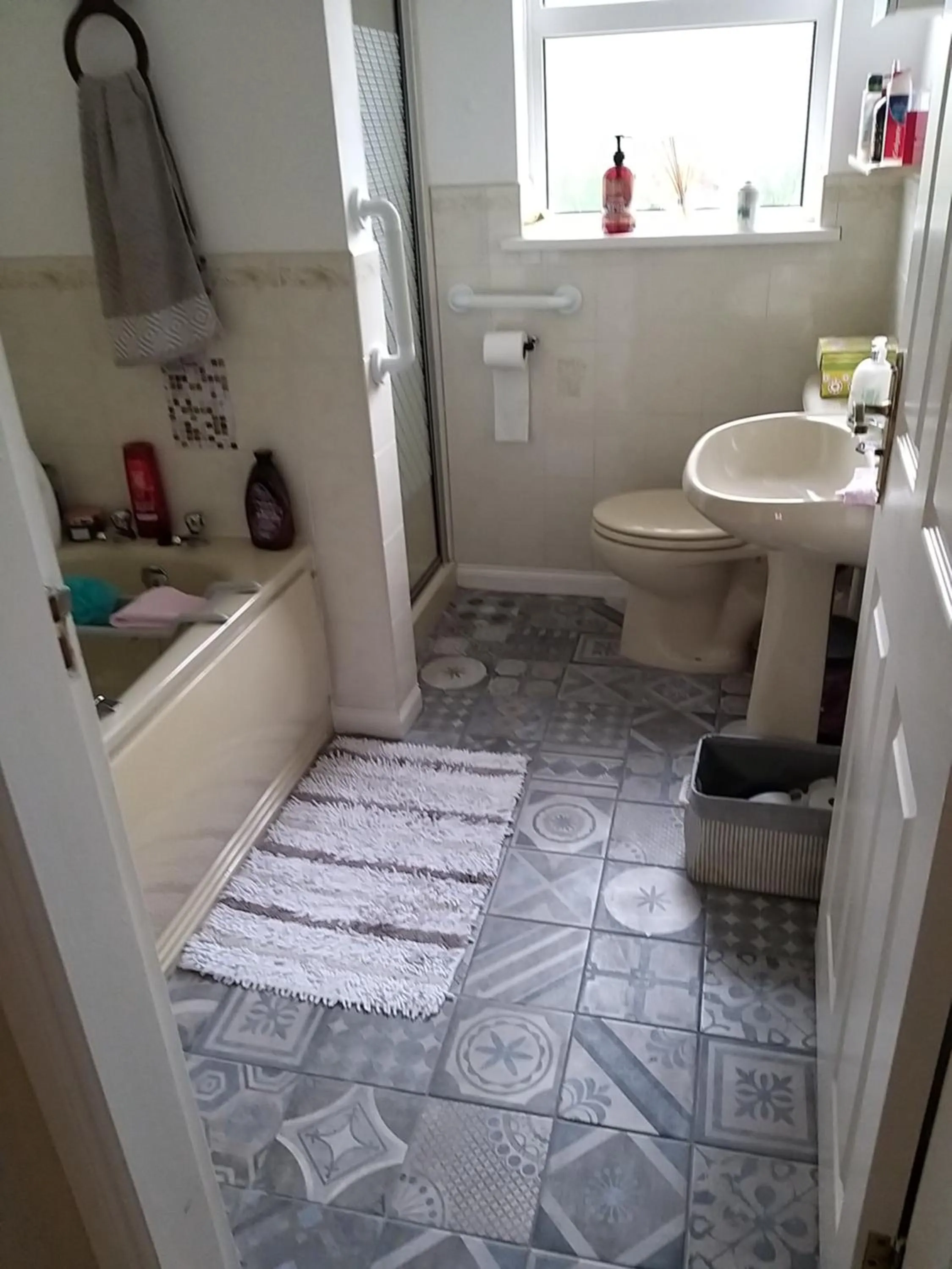 Bathroom in Braeside B&B