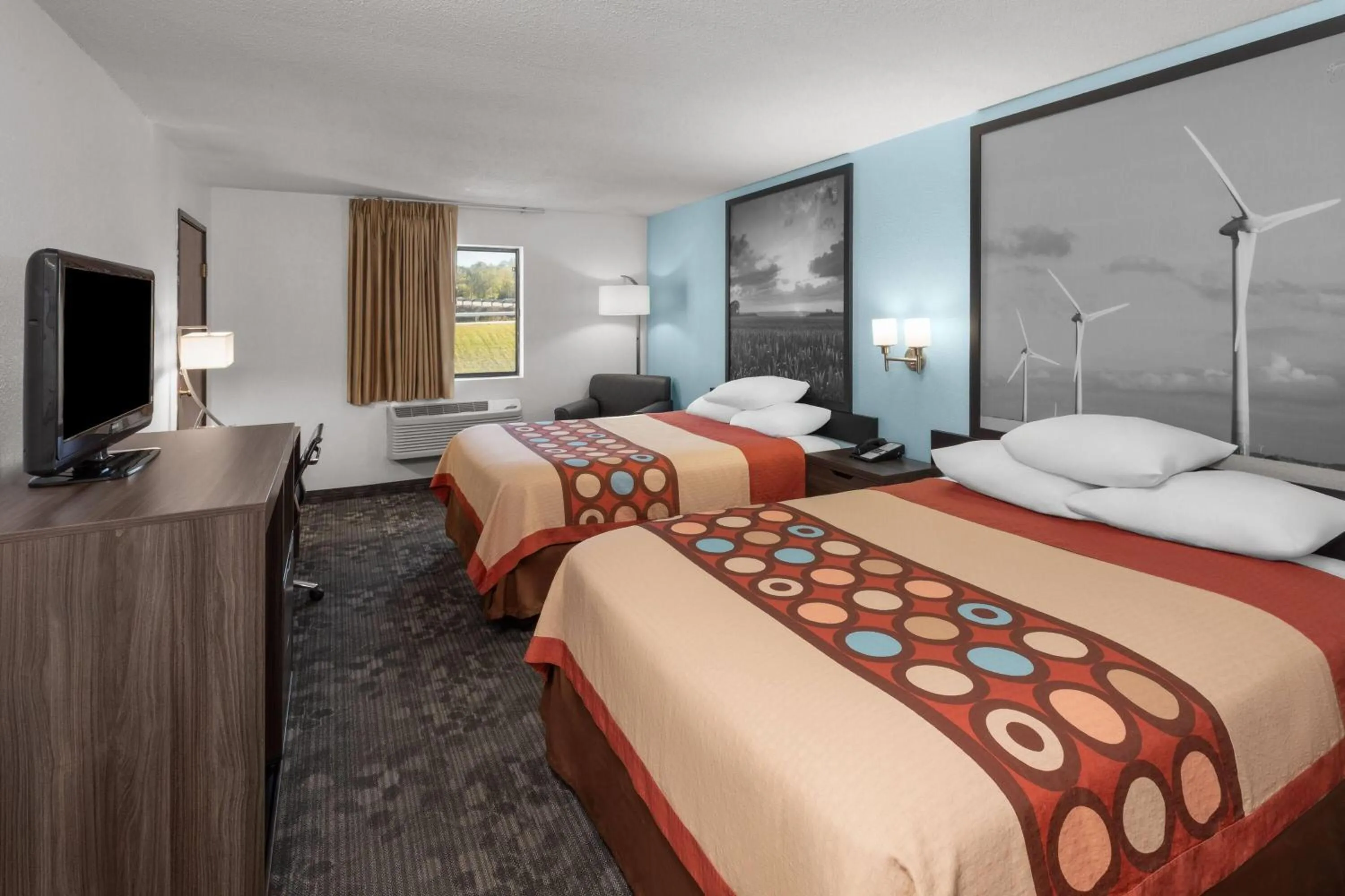 Photo of the whole room in Super 8 by Wyndham Rock Port MO