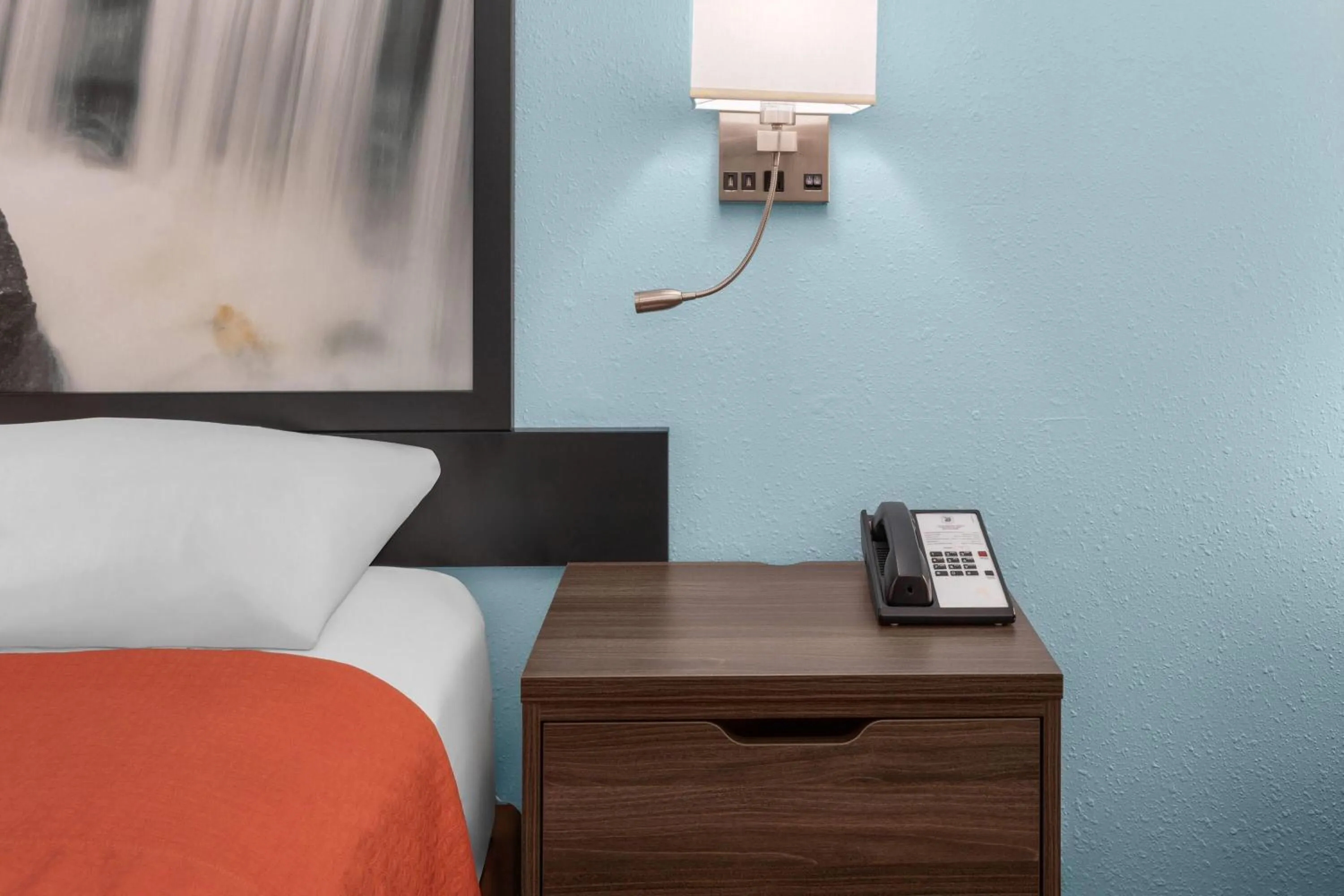 Photo of the whole room in Super 8 by Wyndham Rock Port MO