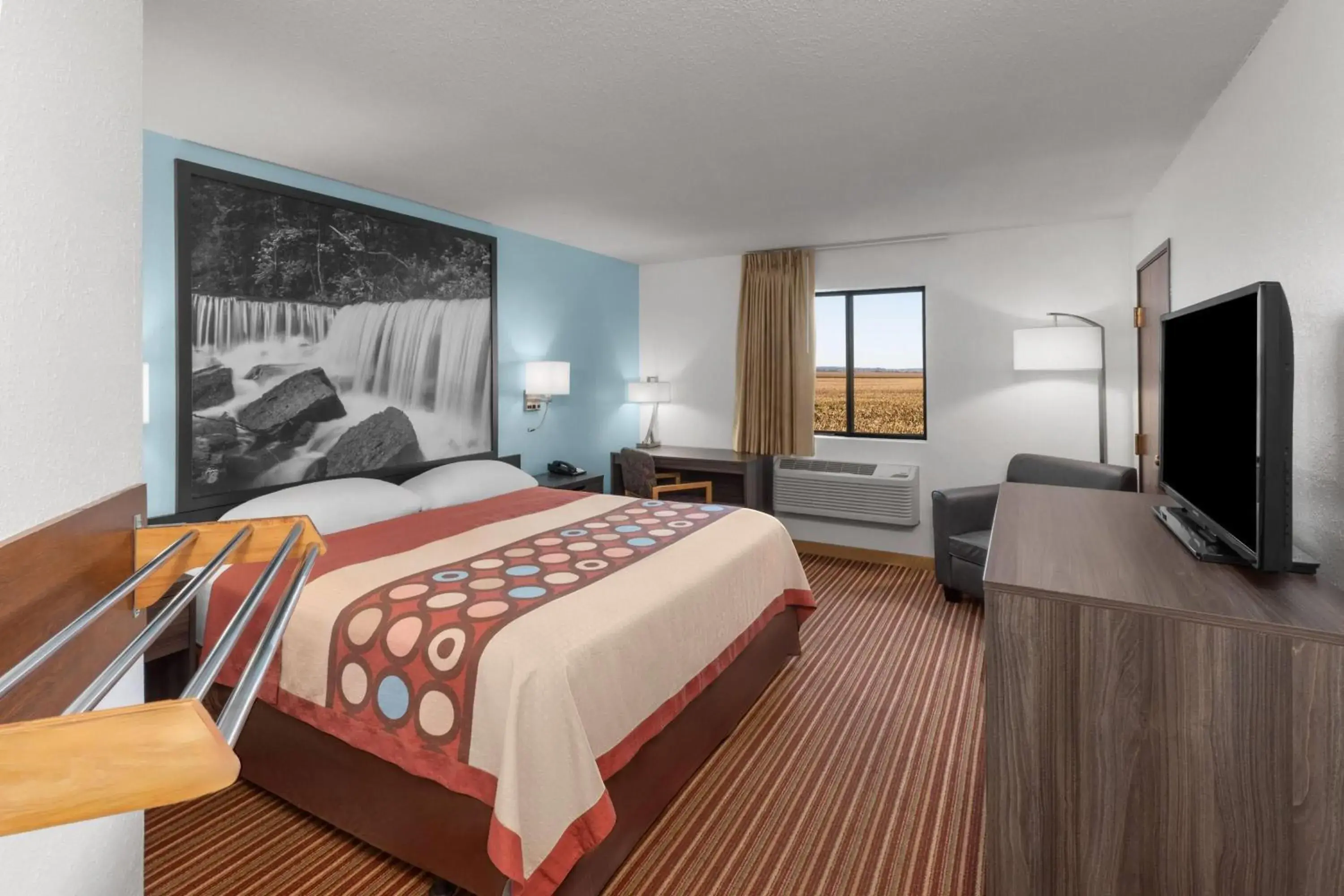 Photo of the whole room in Super 8 by Wyndham Rock Port MO Photo of the whole room in Super 8 by Wyndham Rock Port MO