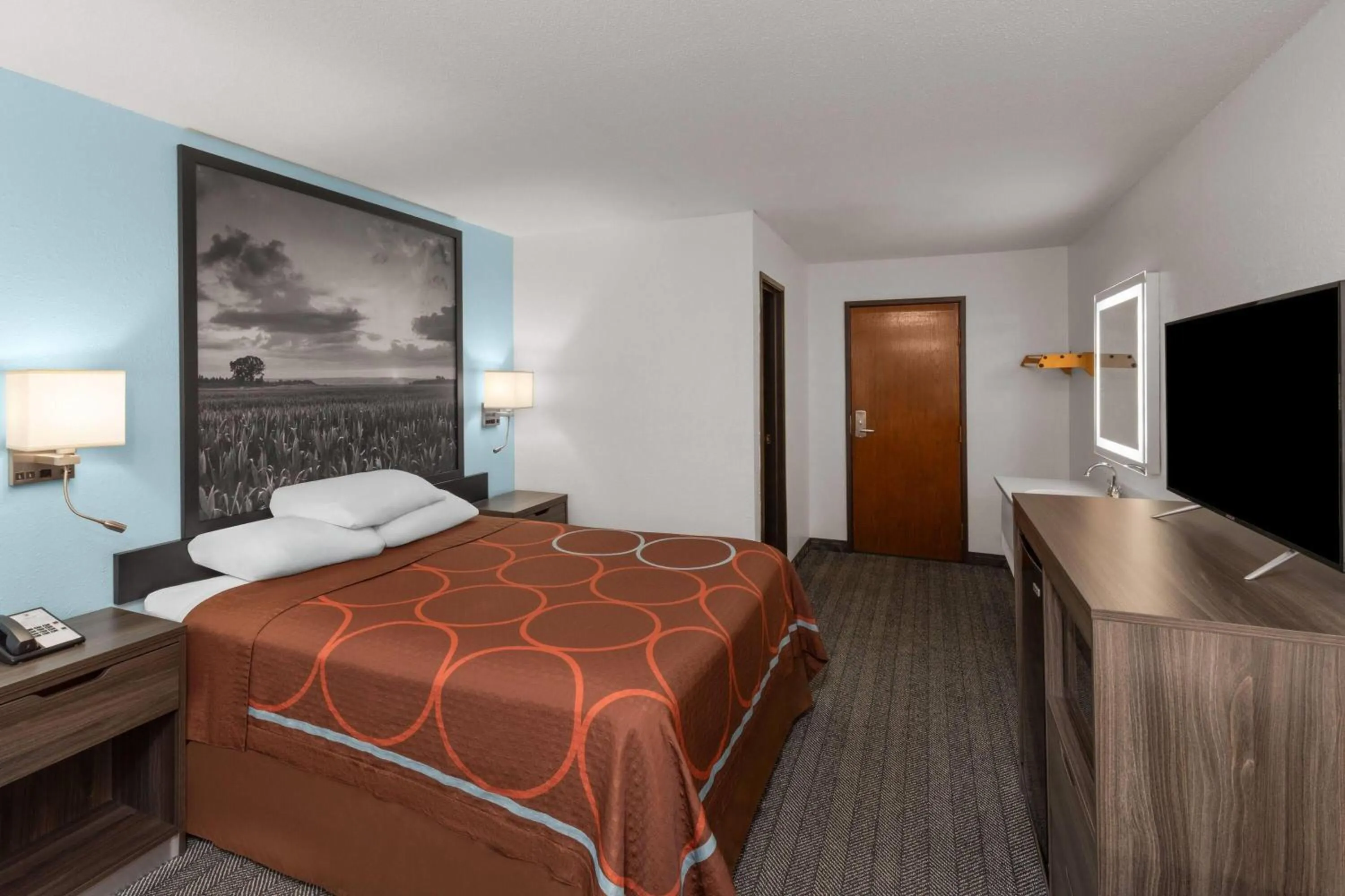 Photo of the whole room in Super 8 by Wyndham Rock Port MO