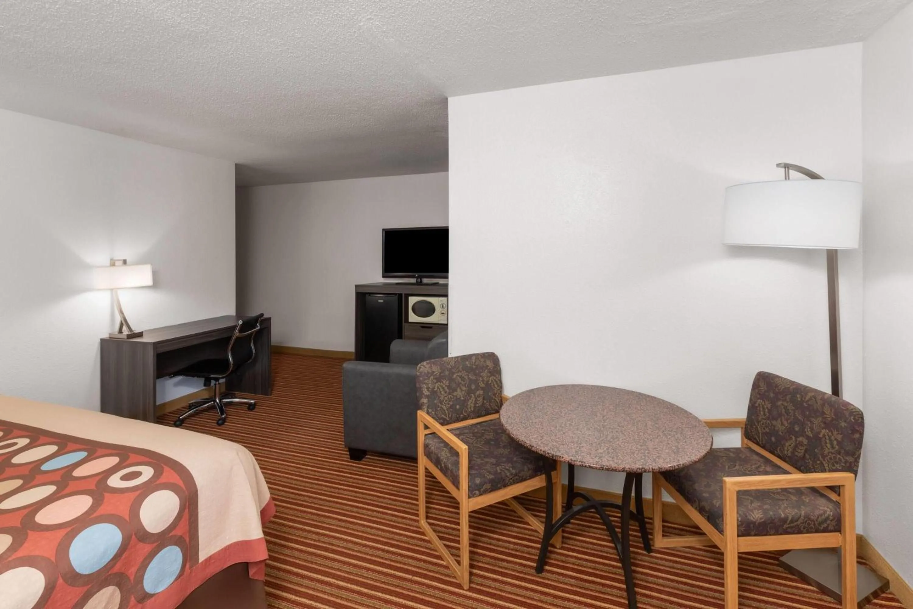Photo of the whole room in Super 8 by Wyndham Rock Port MO