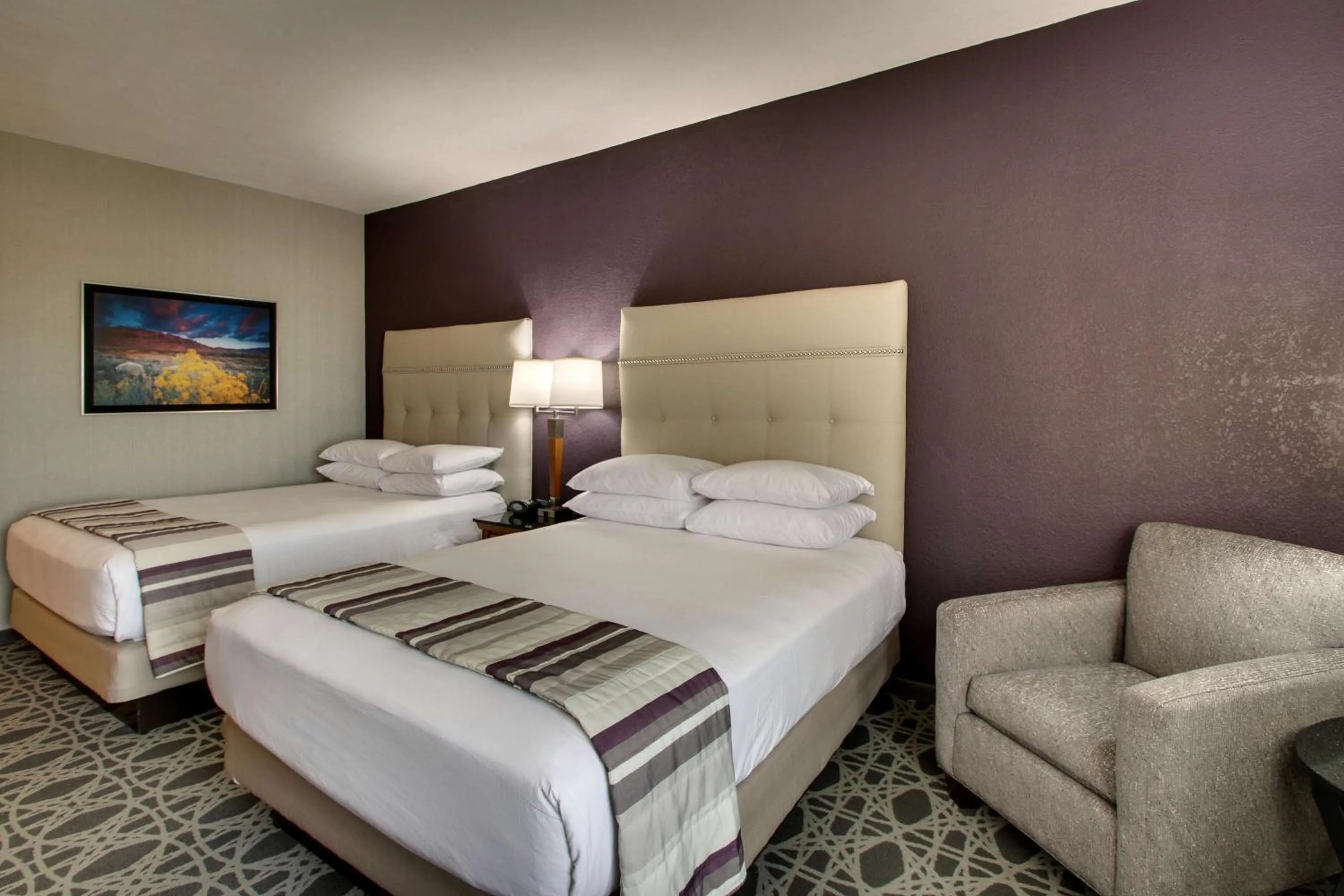 Photo of the whole room, Bed in Drury Inn & Suites Albuquerque North