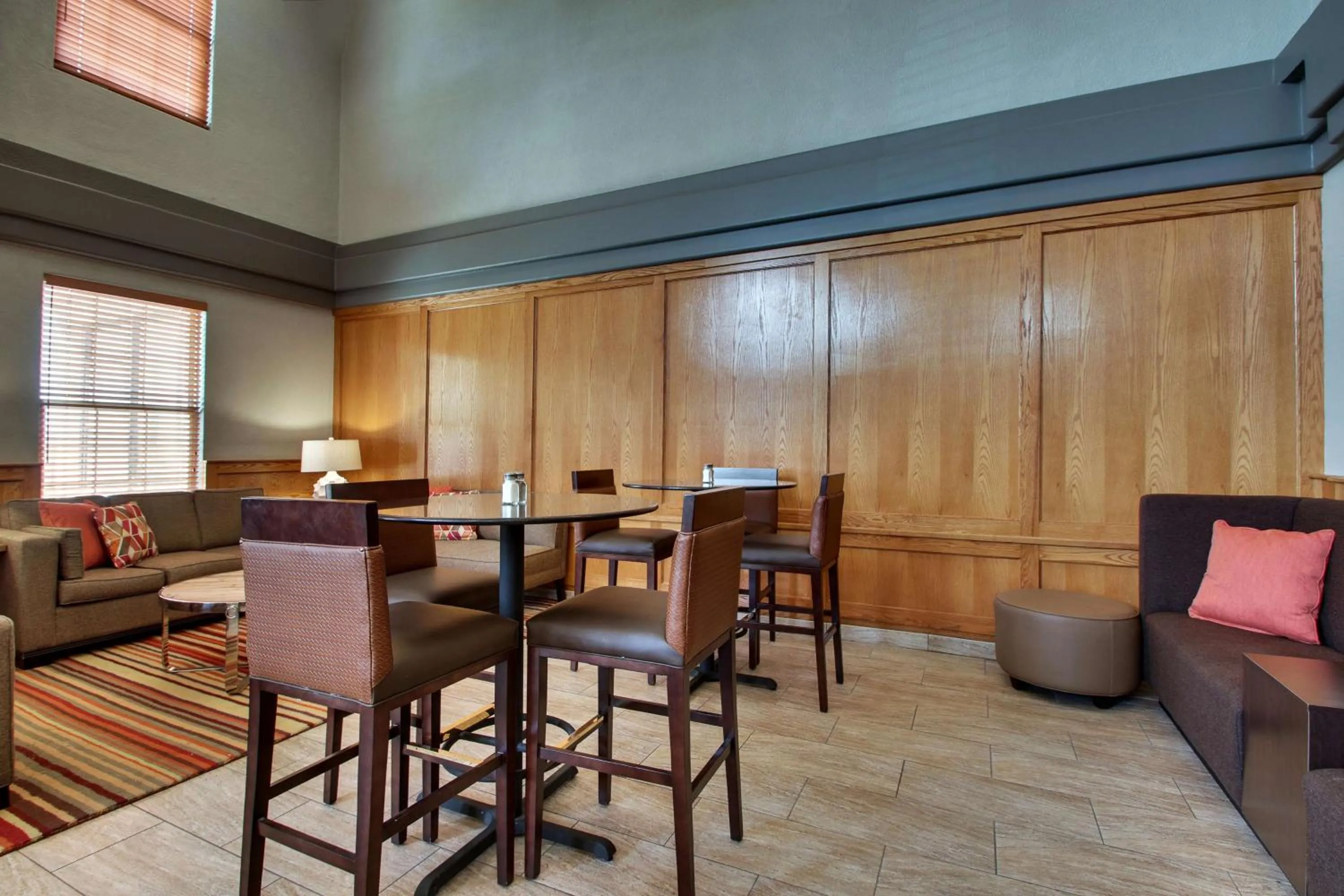 Restaurant/places to eat in Drury Inn & Suites Albuquerque North