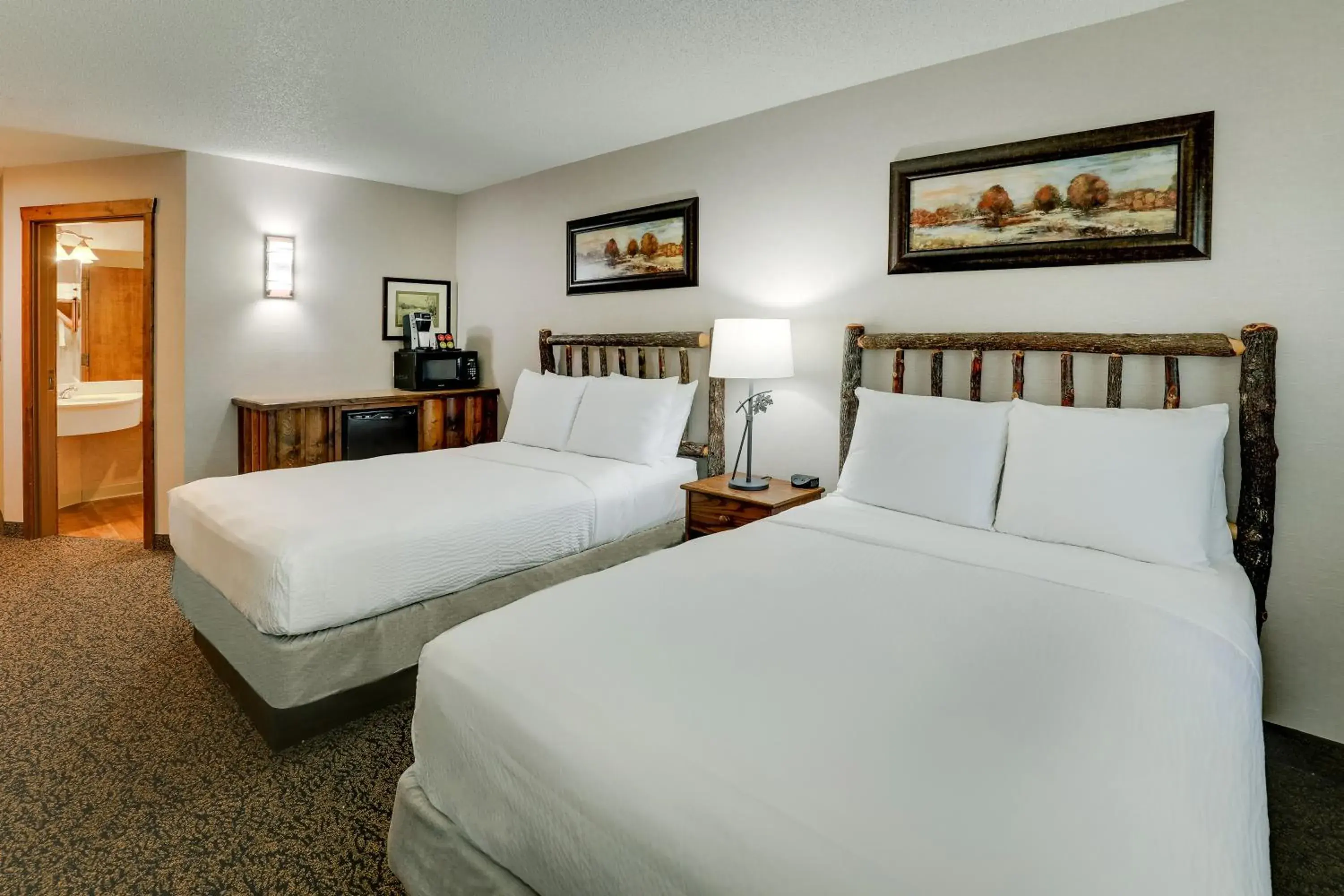 Bed in Stoney Creek Hotel Des Moines - Johnston Bed in Stoney Creek Hotel Des Moines - Johnston