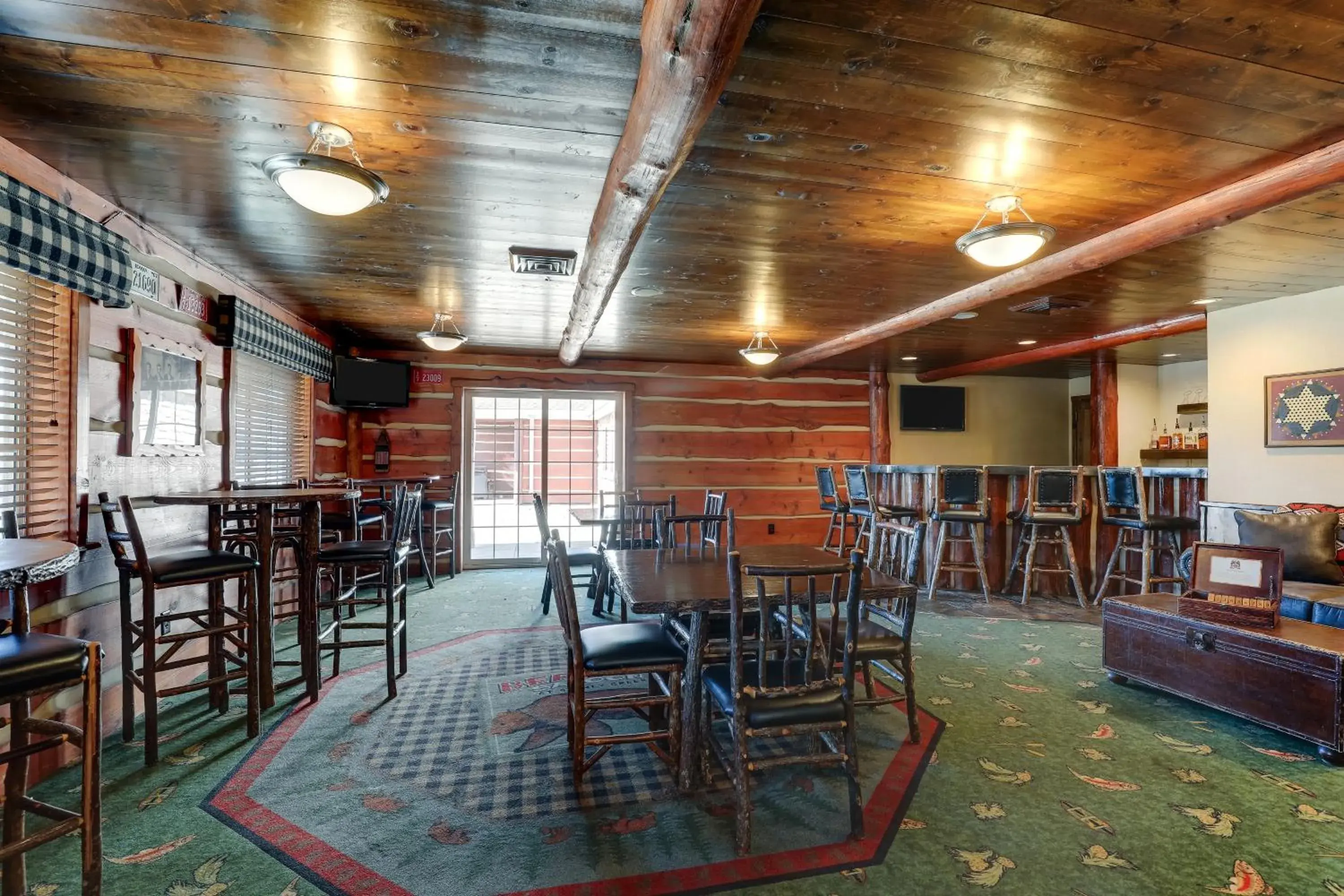 Lounge or bar in Stoney Creek Hotel Des Moines - Johnston Lounge or bar in Stoney Creek Hotel Des Moines - Johnston