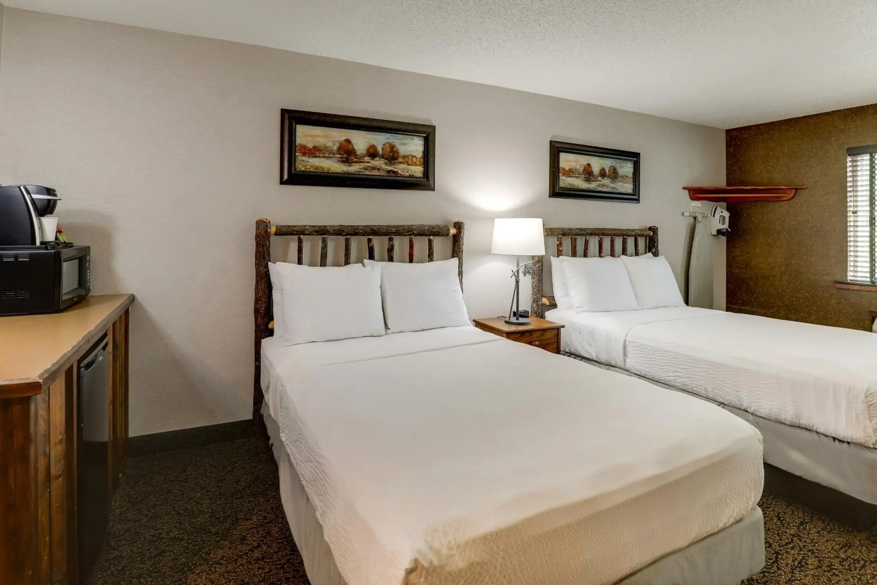 Bed in Stoney Creek Hotel Des Moines - Johnston Bed in Stoney Creek Hotel Des Moines - Johnston