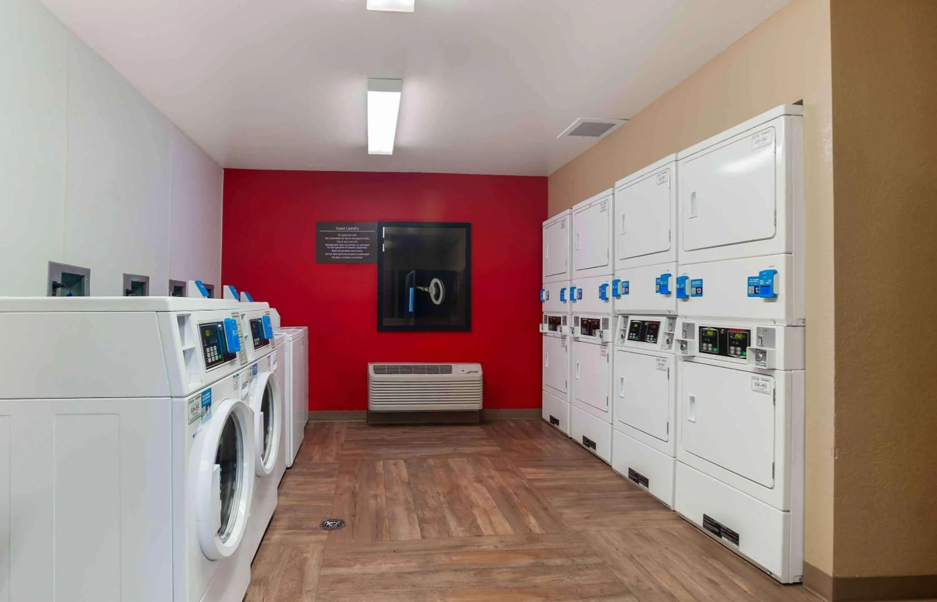 Property building in Extended Stay America Suites - San Diego - Hotel Circle