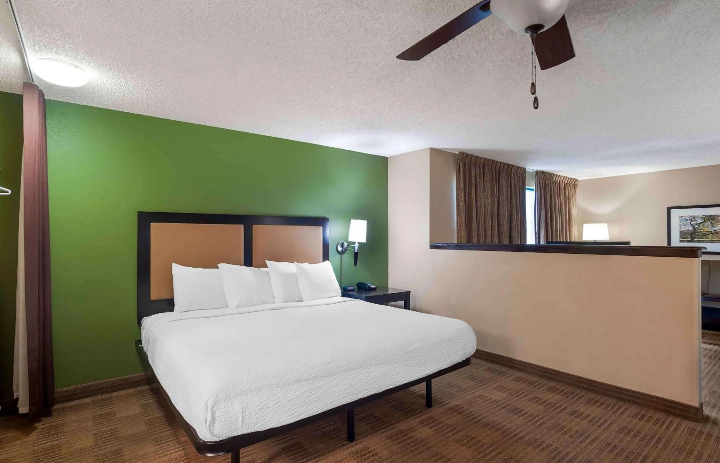 Bedroom in Extended Stay America Suites - San Diego - Hotel Circle