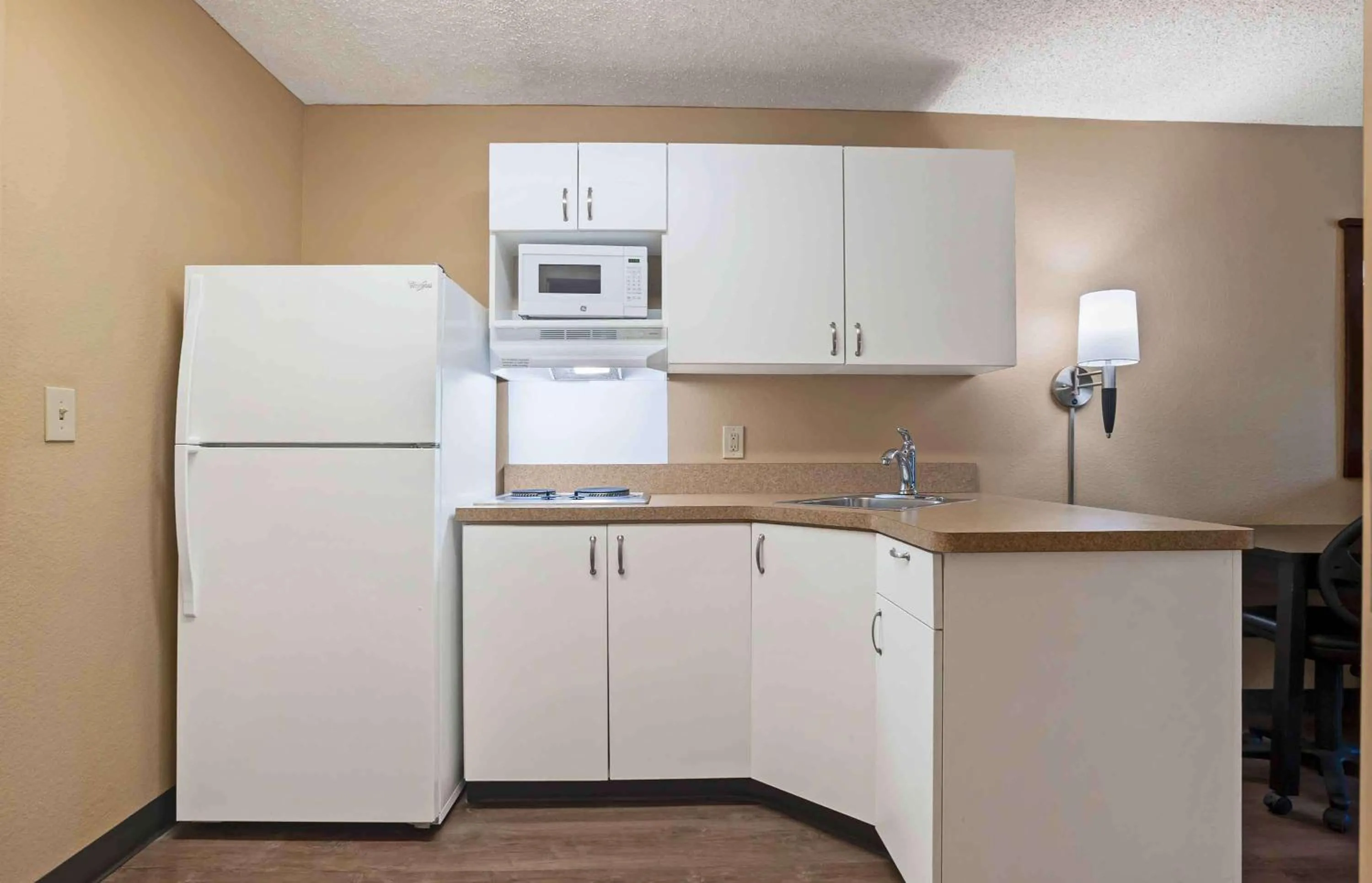 Bedroom, Kitchen/Kitchenette in Extended Stay America Suites - San Diego - Hotel Circle