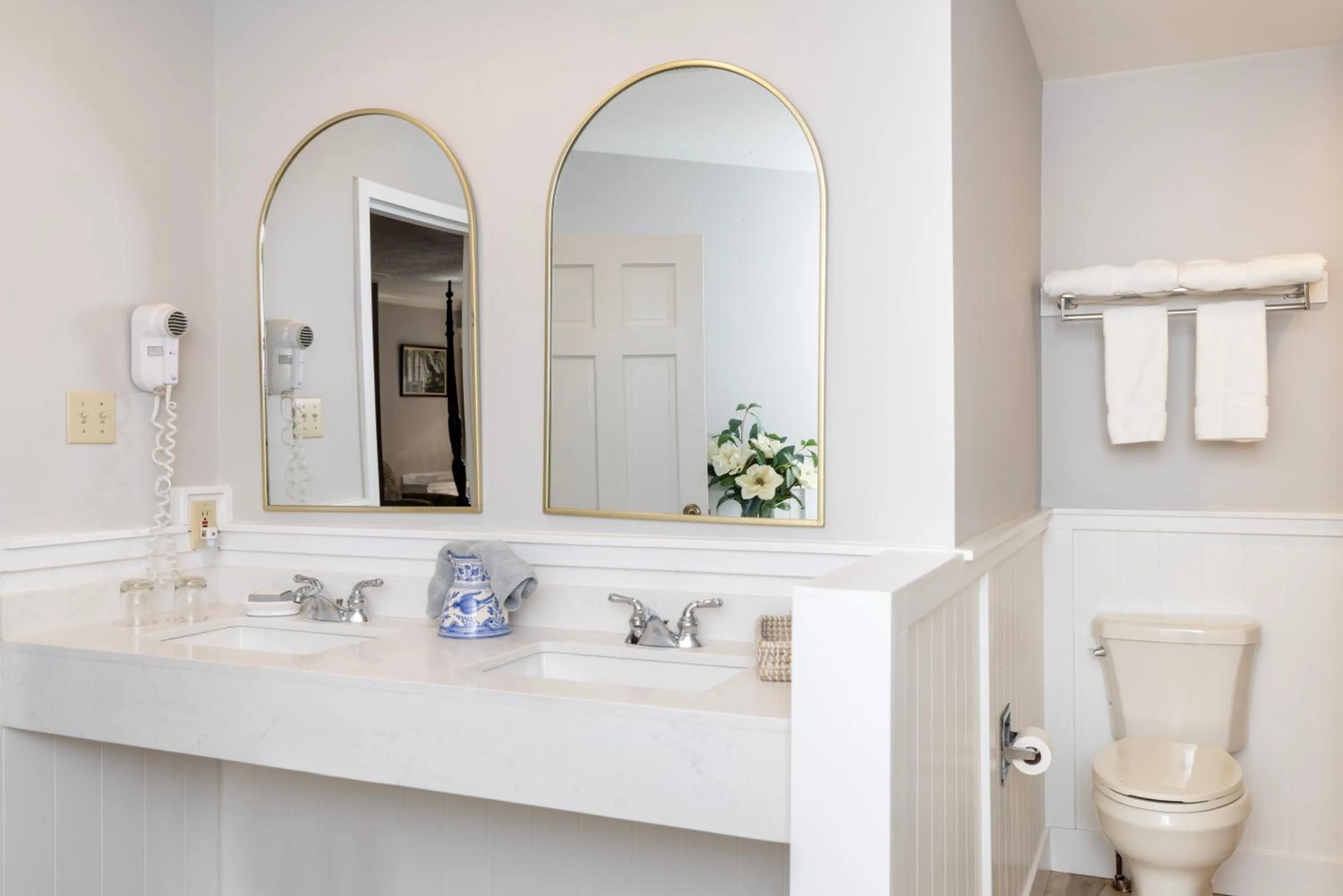 Toilet in Brandywine River Hotel