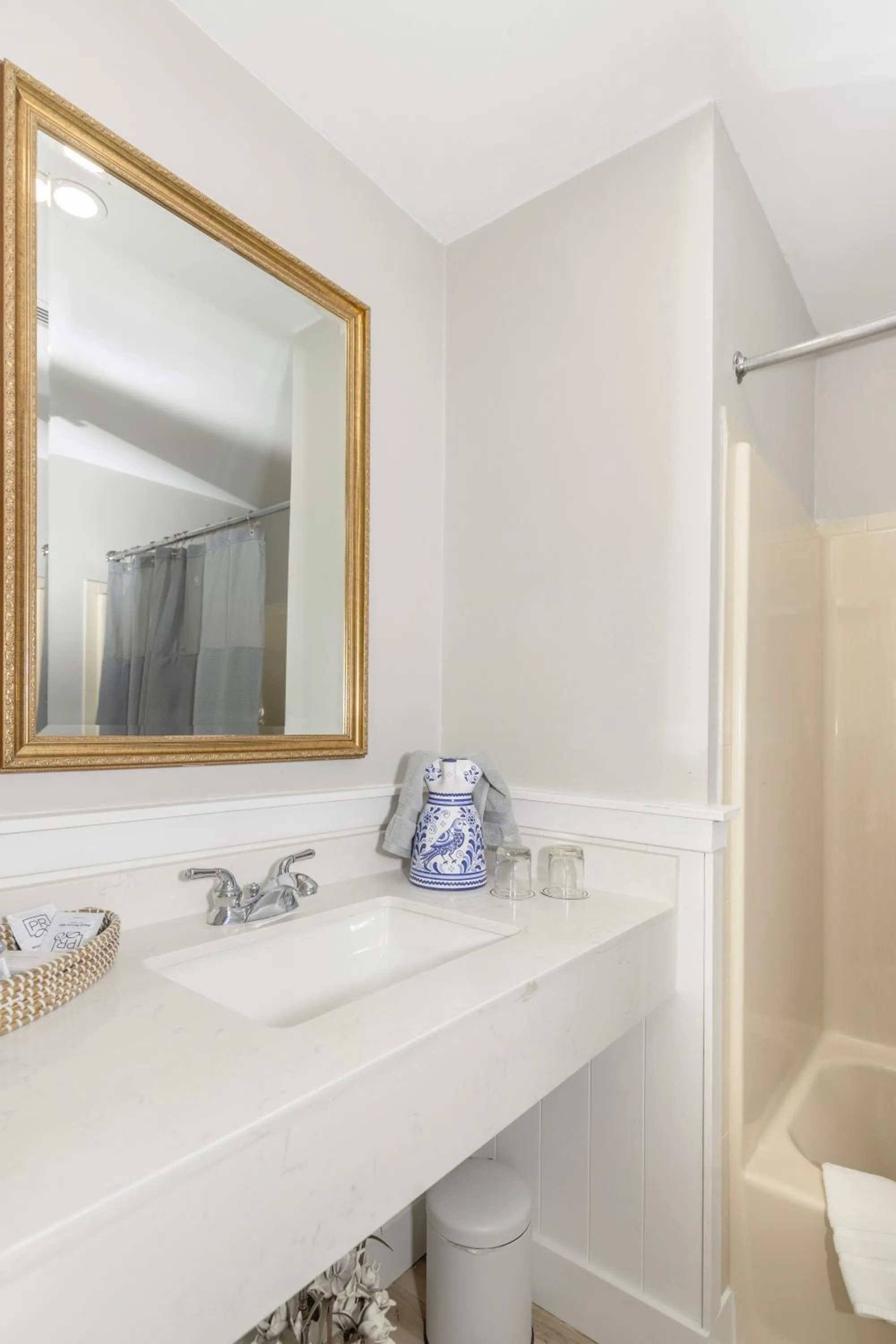 Shower in Brandywine River Hotel