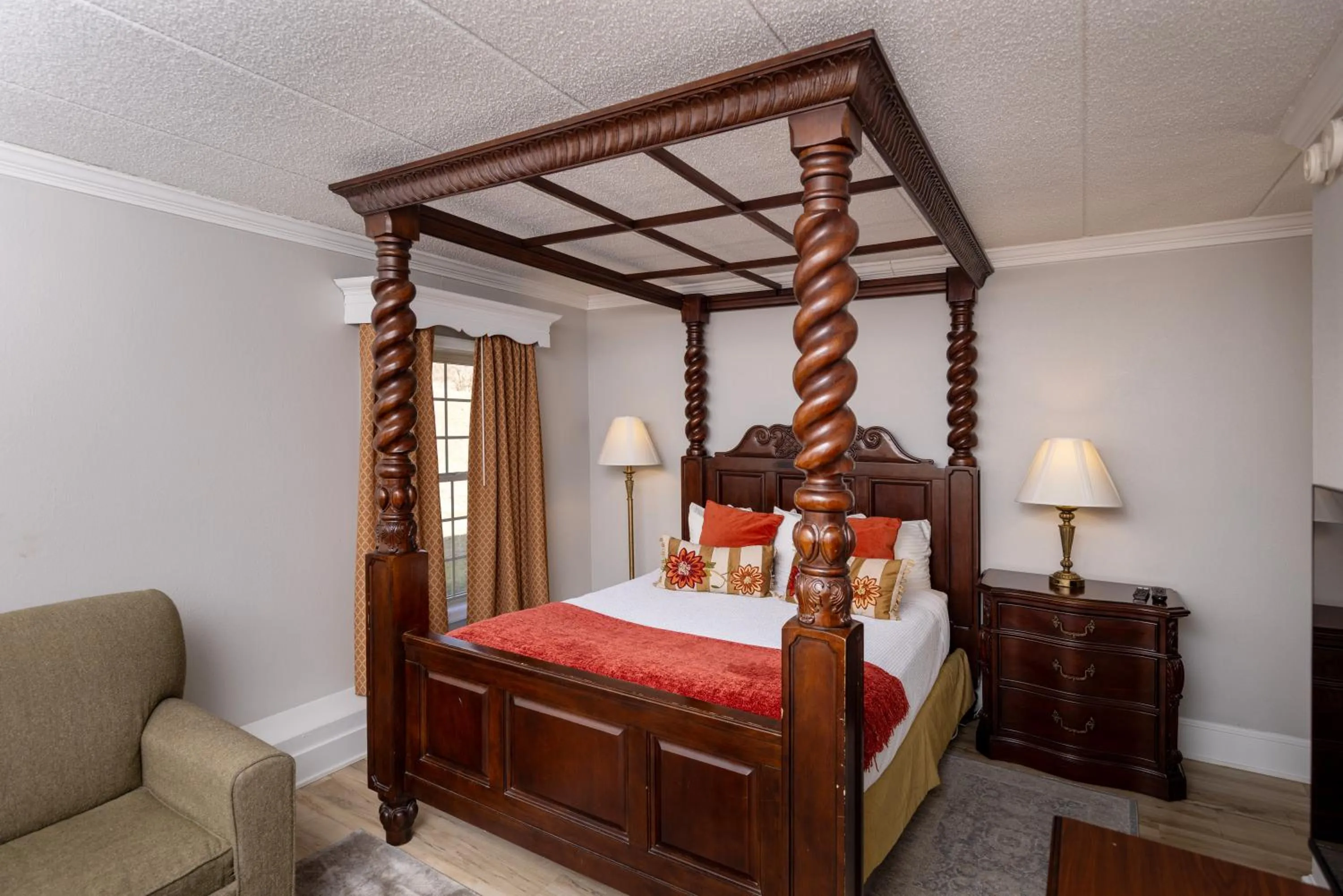 Bed in Brandywine River Hotel