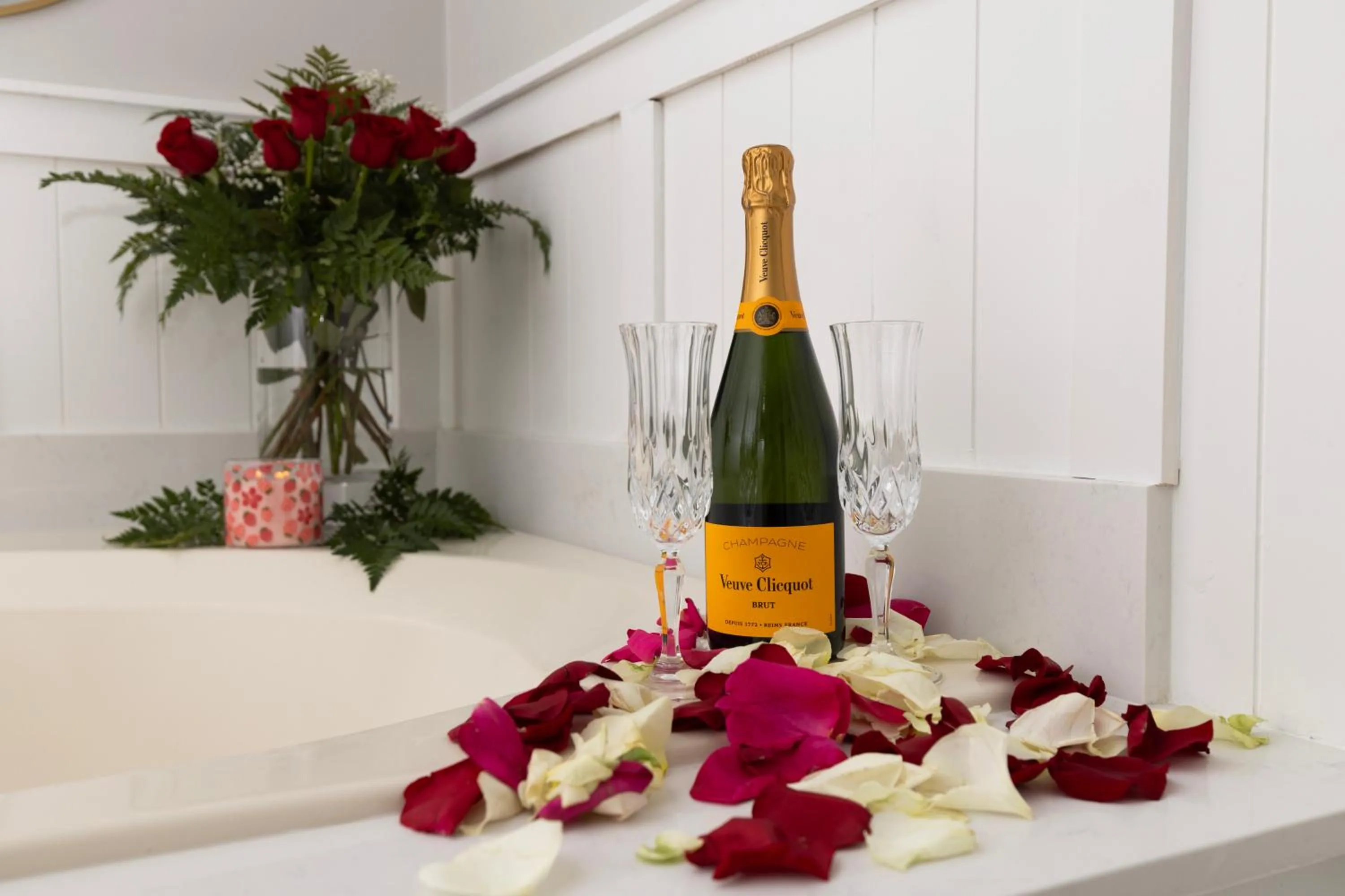 Hot Tub in Brandywine River Hotel