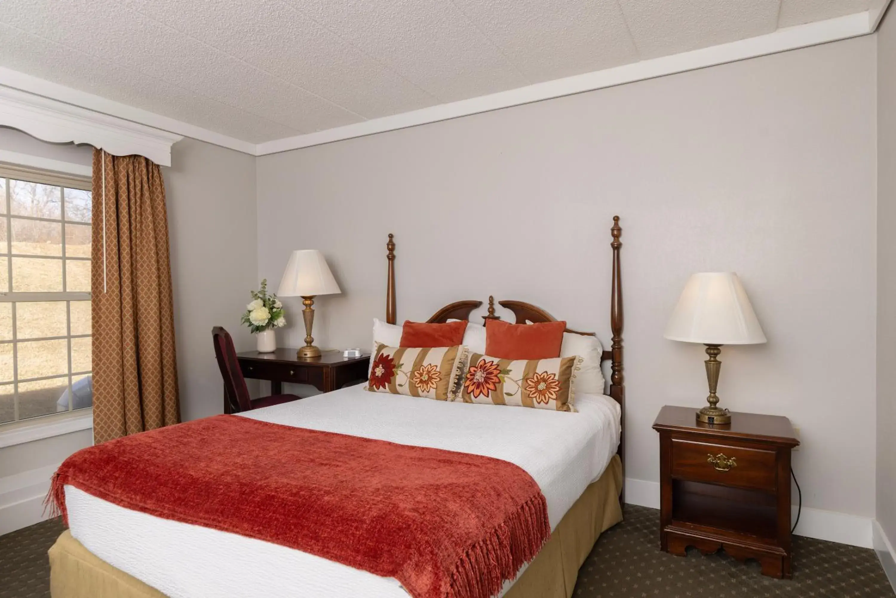 Queen Room - Disability Access in Brandywine River Hotel Queen Room - Disability Access in Brandywine River Hotel