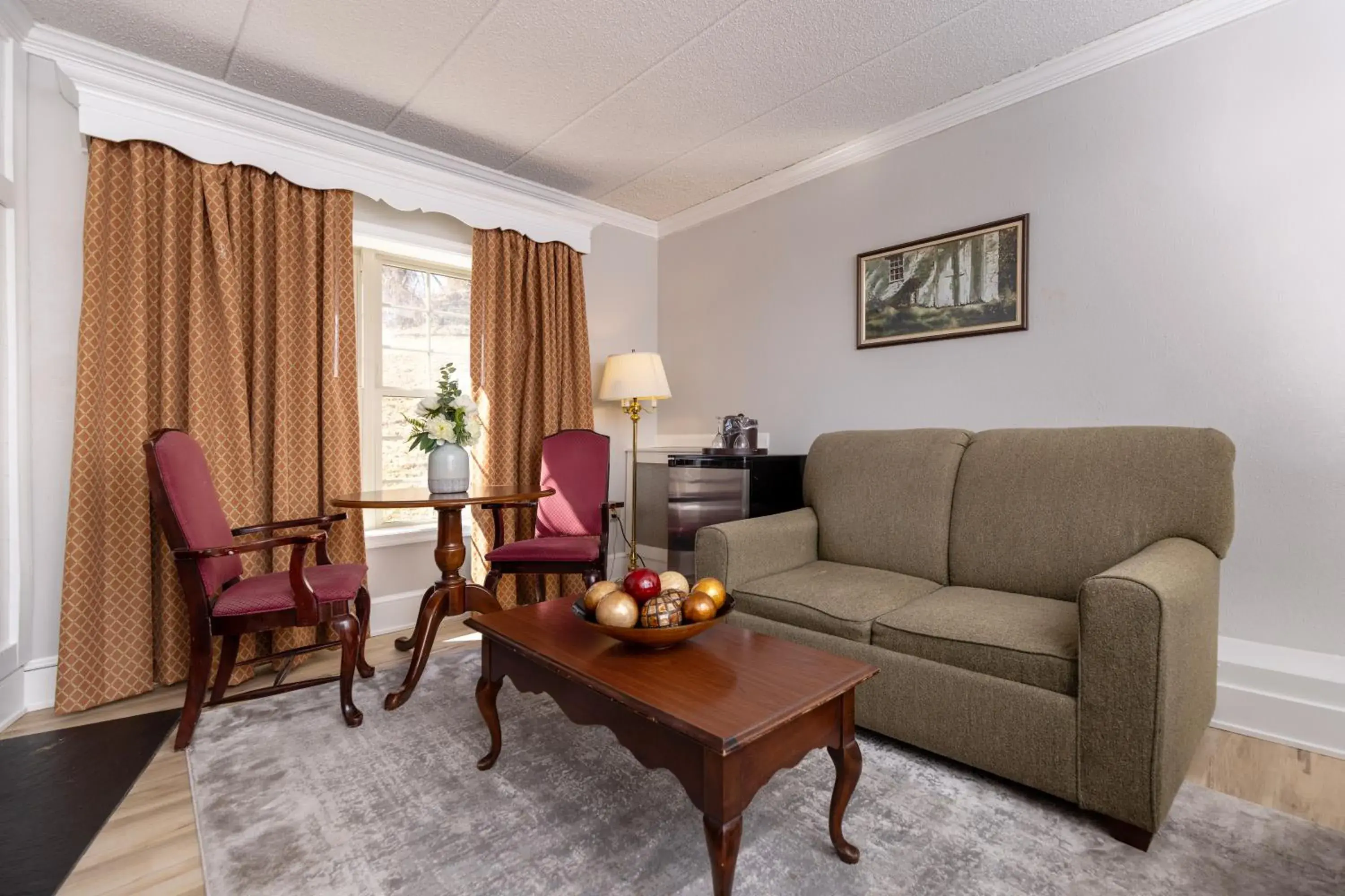 Queen Suite with Spa Bath - single occupancy in Brandywine River Hotel Queen Suite with Spa Bath - single occupancy in Brandywine River Hotel