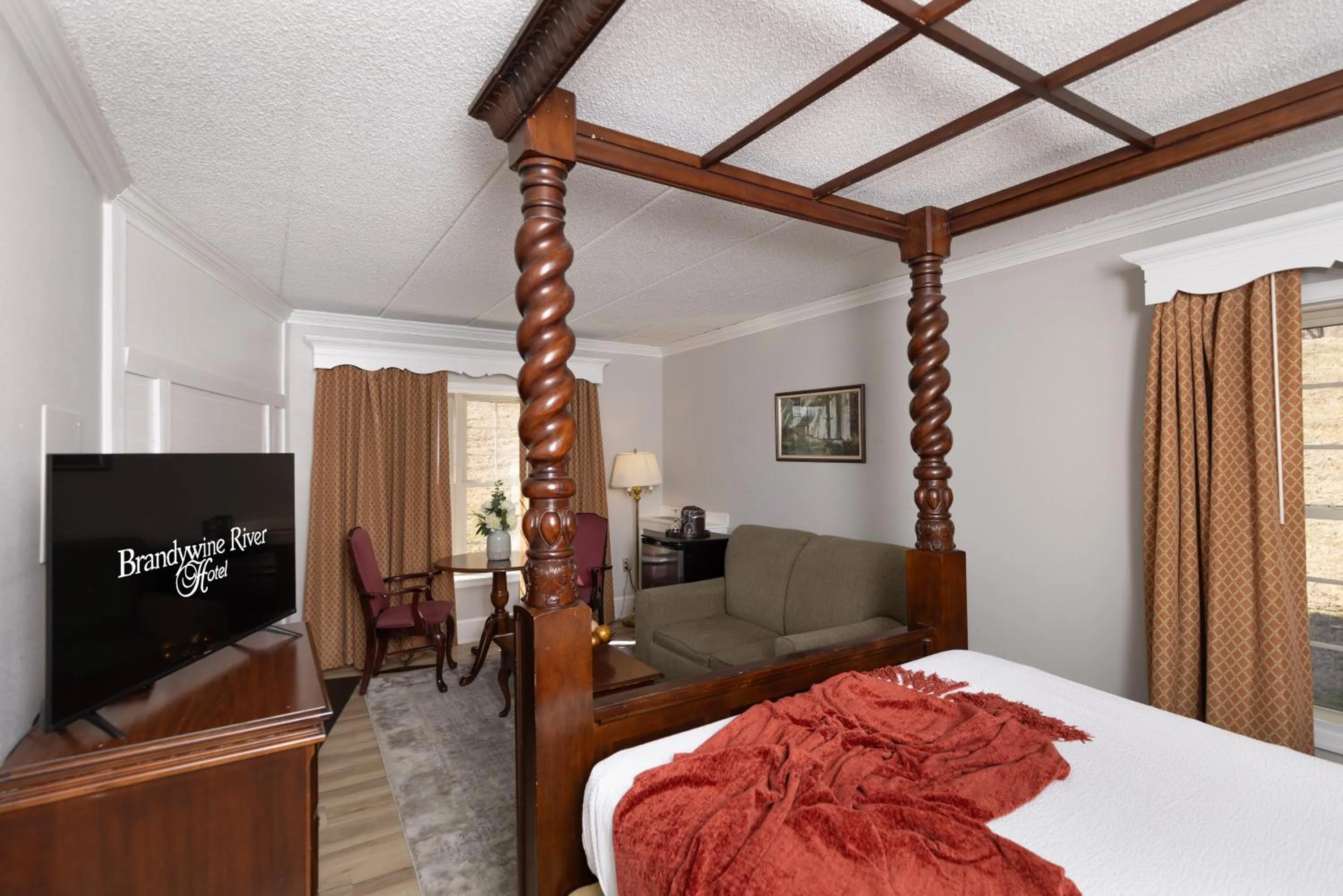 Bed in Brandywine River Hotel