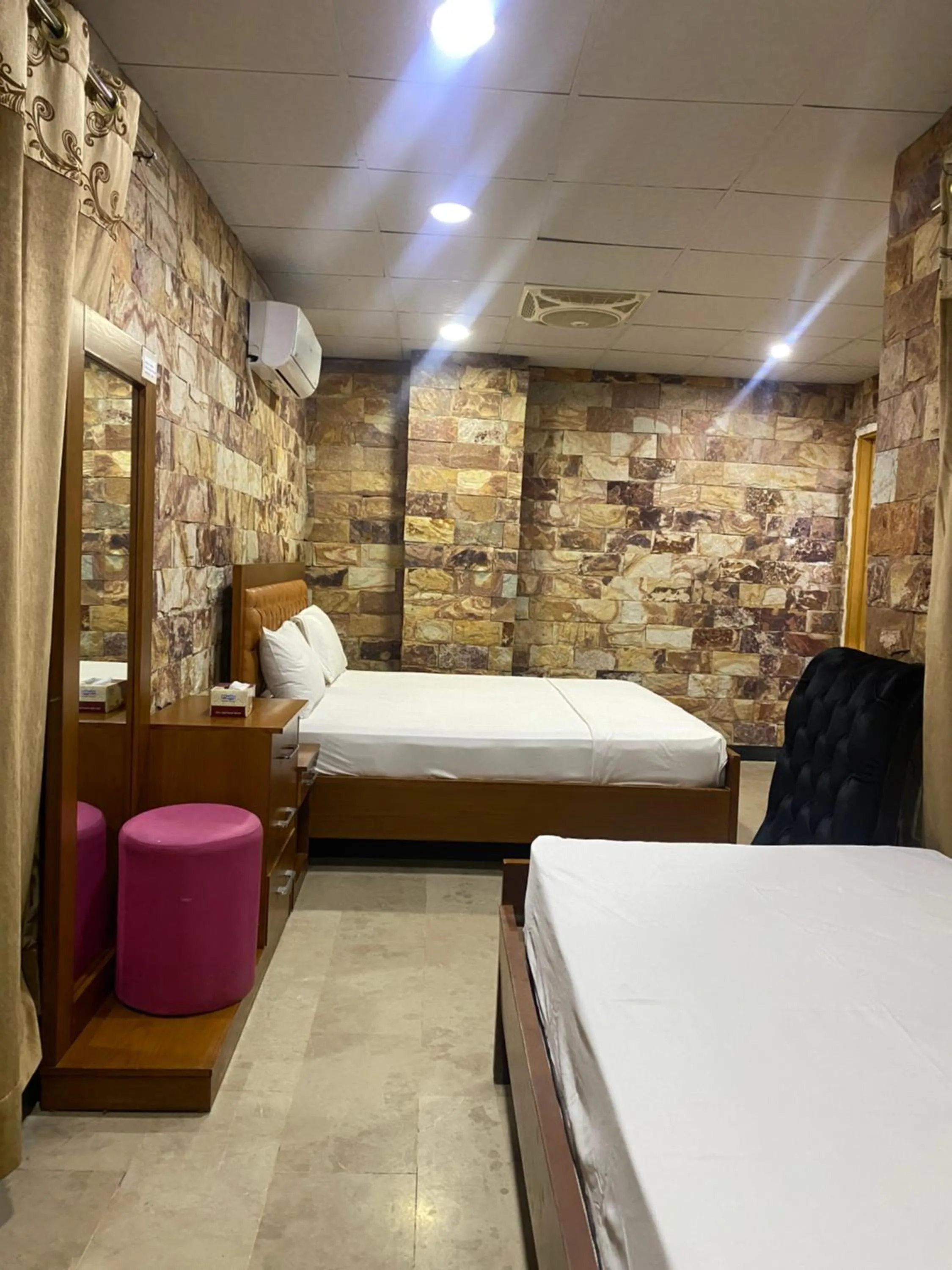 Photo of the whole room, Bed in Hotel Vista Inn DHA