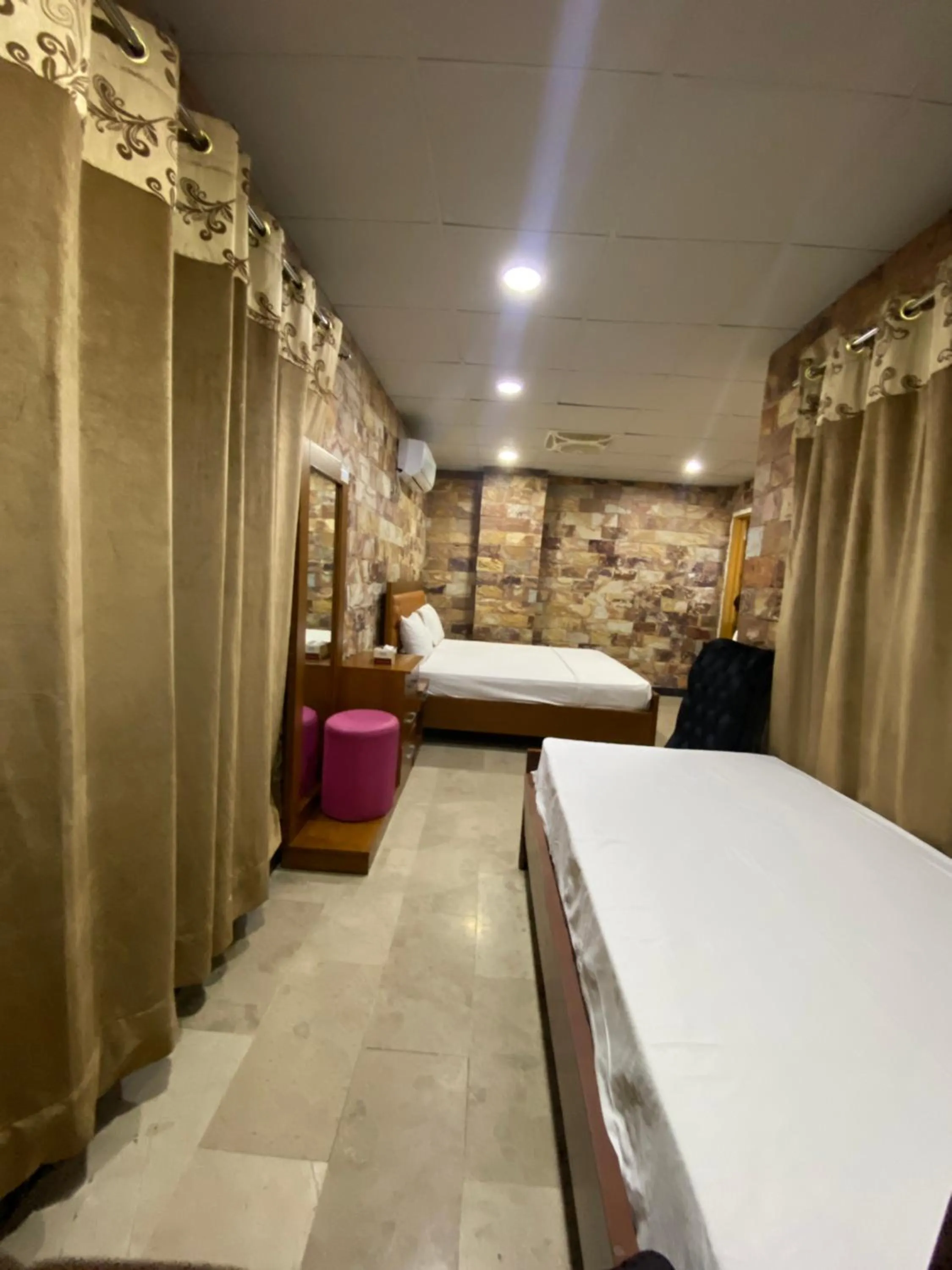 Bed in Hotel Vista Inn DHA