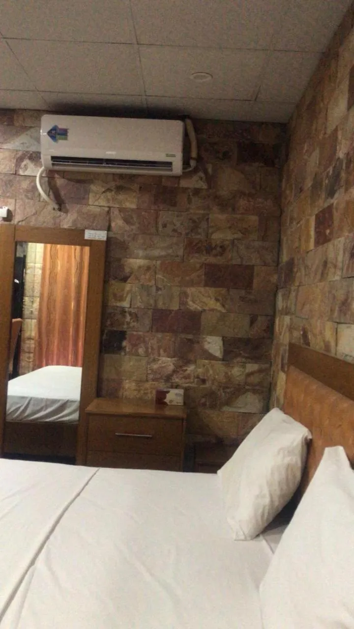 Bed in Hotel Vista Inn DHA